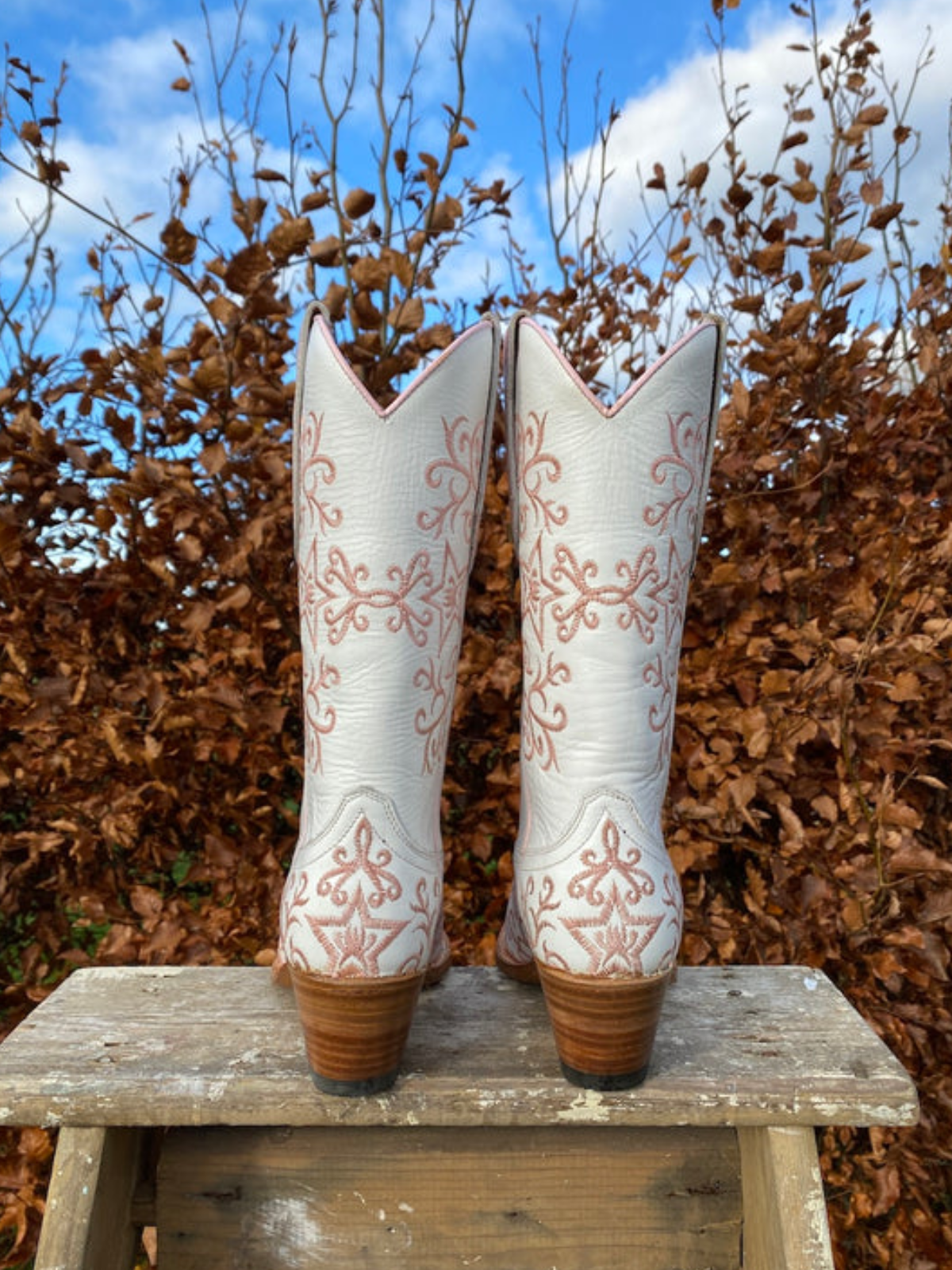 White Snip-Toe Pink Embroidery Wide Mid Calf Cowgirl Boots