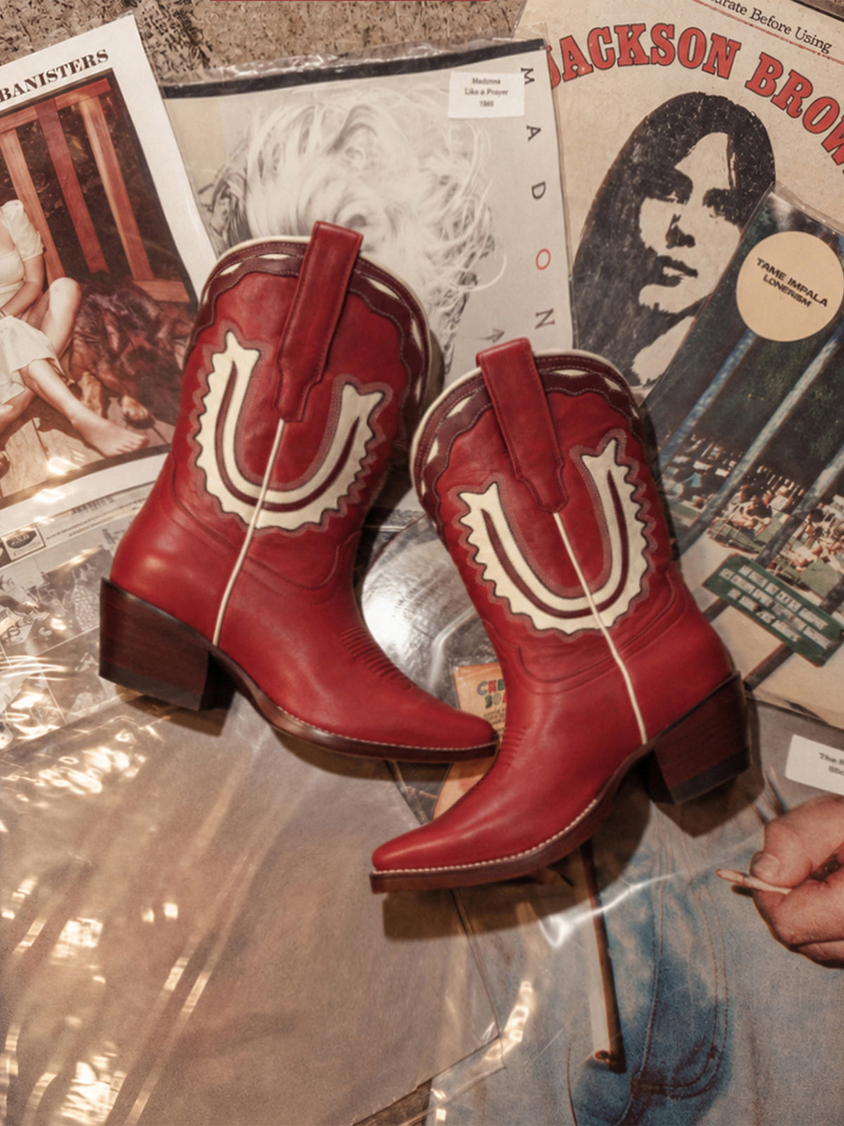 Almond-Toe Horseshoe Inlay Chic Cowgirl Ankle Boots - Dark Red