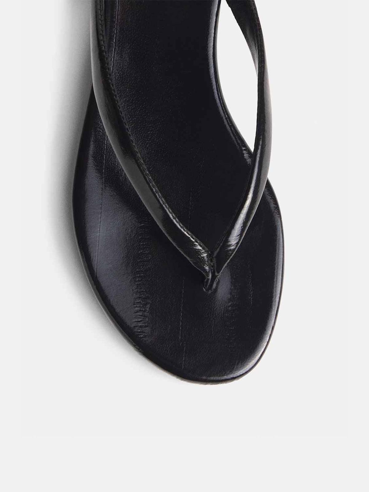 Black Eel Pattern Round-Toe Flip-Flop Simple Sandals Flats