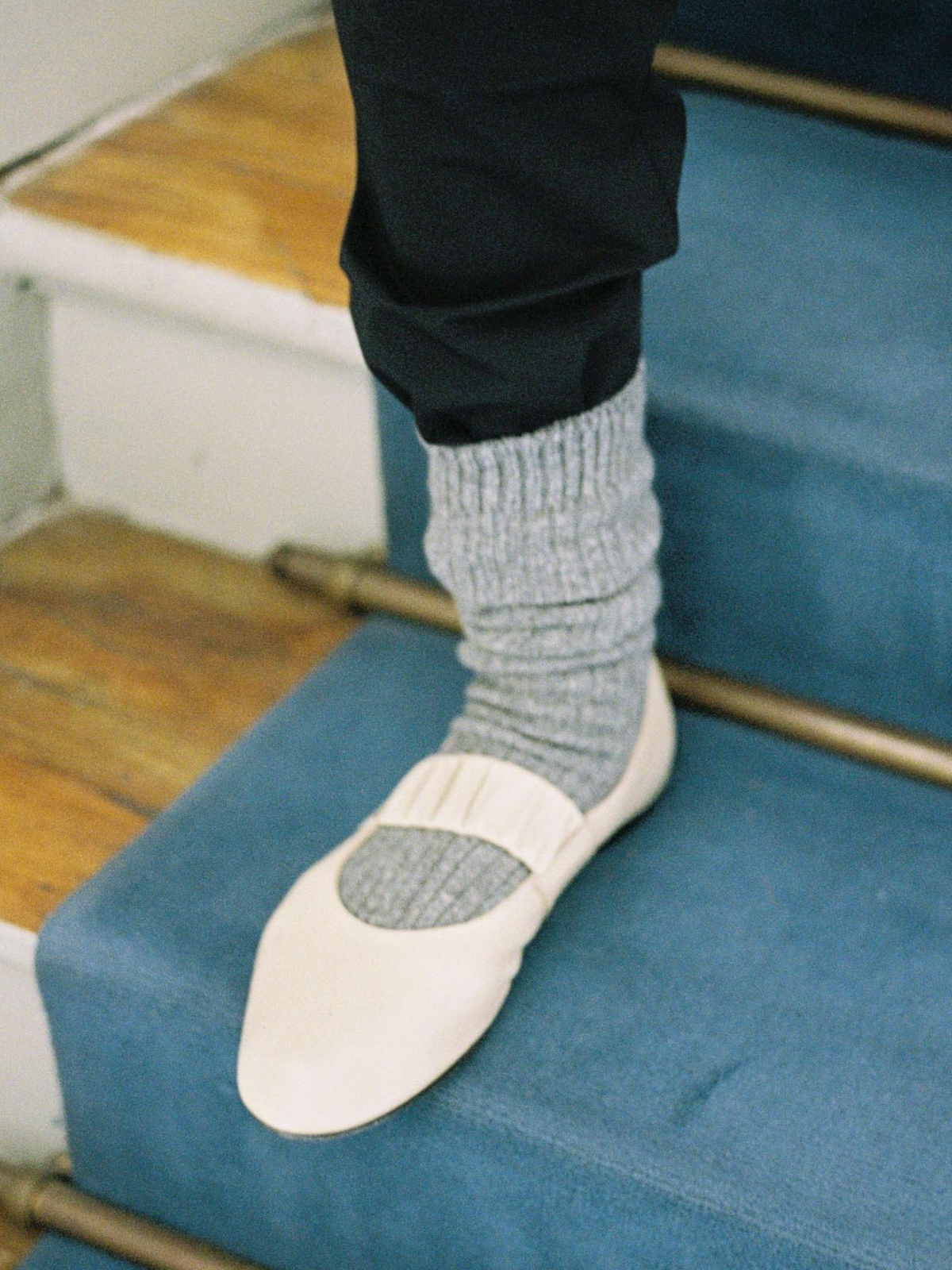 Beige Round-Toe Mary Janes Flat Shoes With Gathered Elastic Band