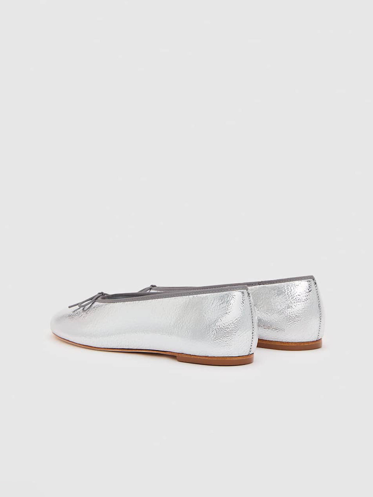 Metallic Silver Round-Toe Slip-On Front Classic Bow Ballet Flats