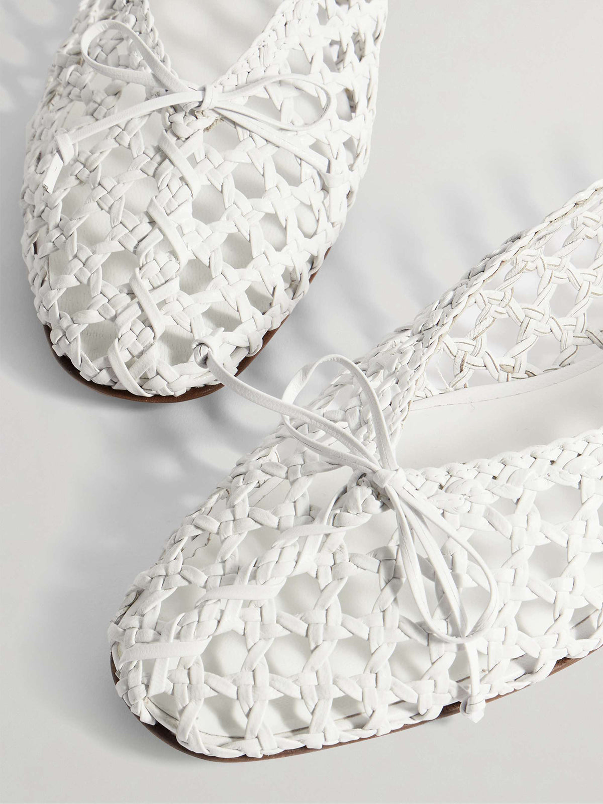 Woven Round-Toe Ballet Flats With Bow - White