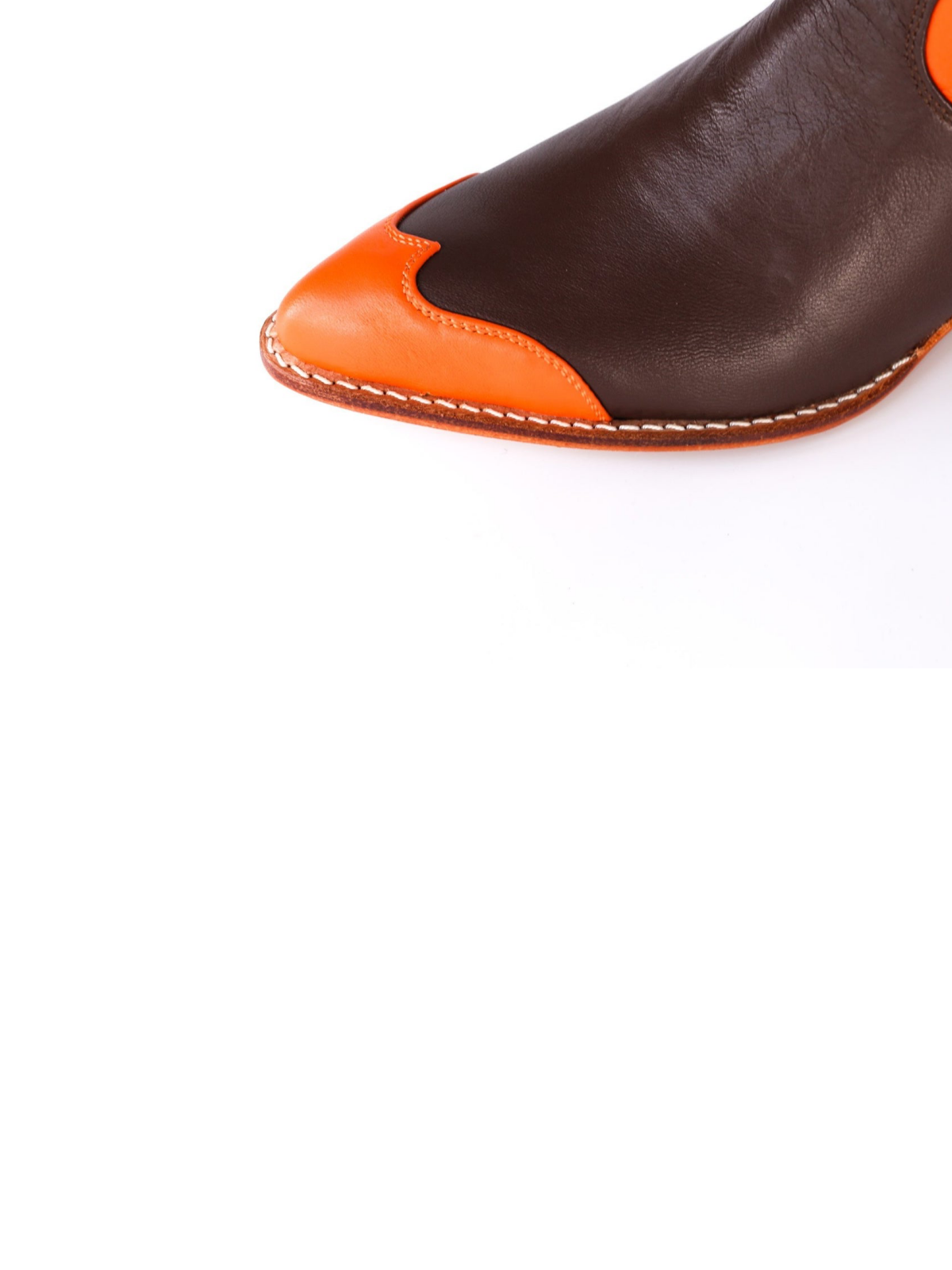 Каубойски ботуши с цип отзад до средата на прасеца в контрастно оранжево и кафяво