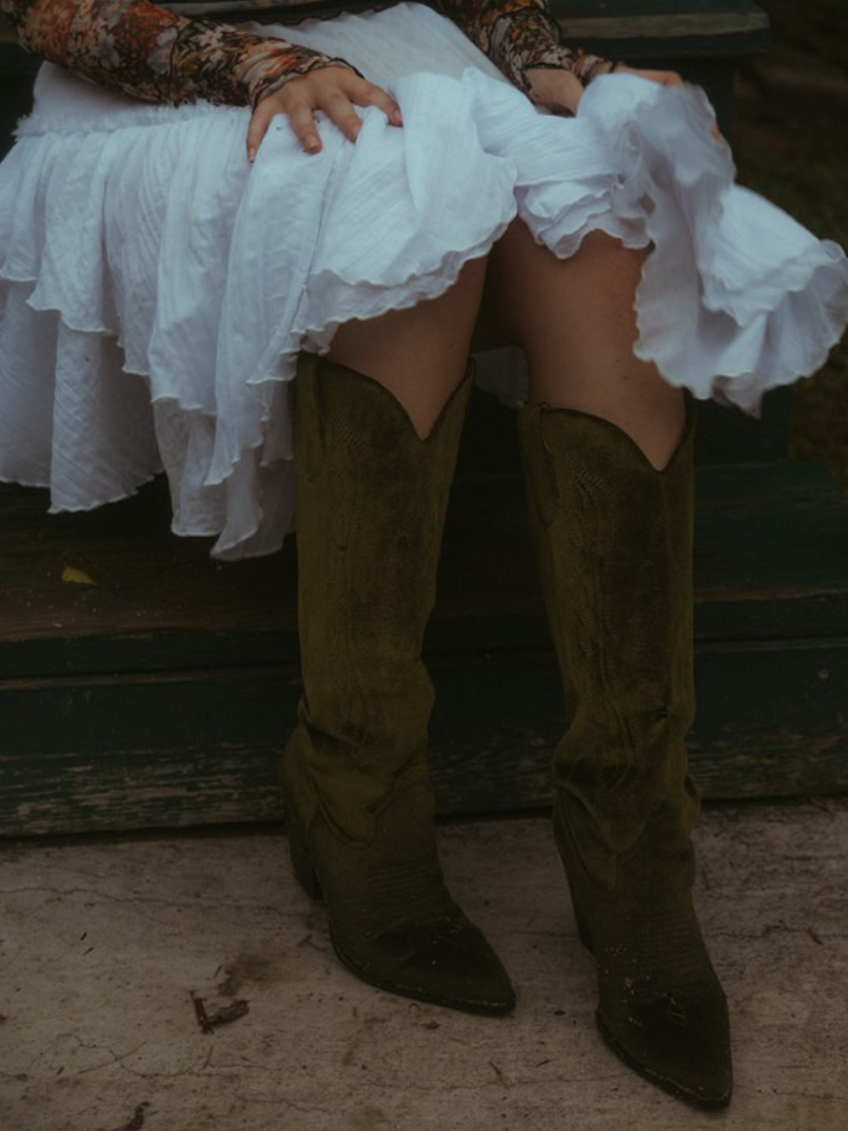 Retro Green Velvet Wing Embroidery Pointy Cowgirl Wide Calf Tall Boots Fuchsia Boots Retro Green Velvet Wing Embroidery Pointy Cowgirl Wide Calf Tall Boots Fuchsia Boots