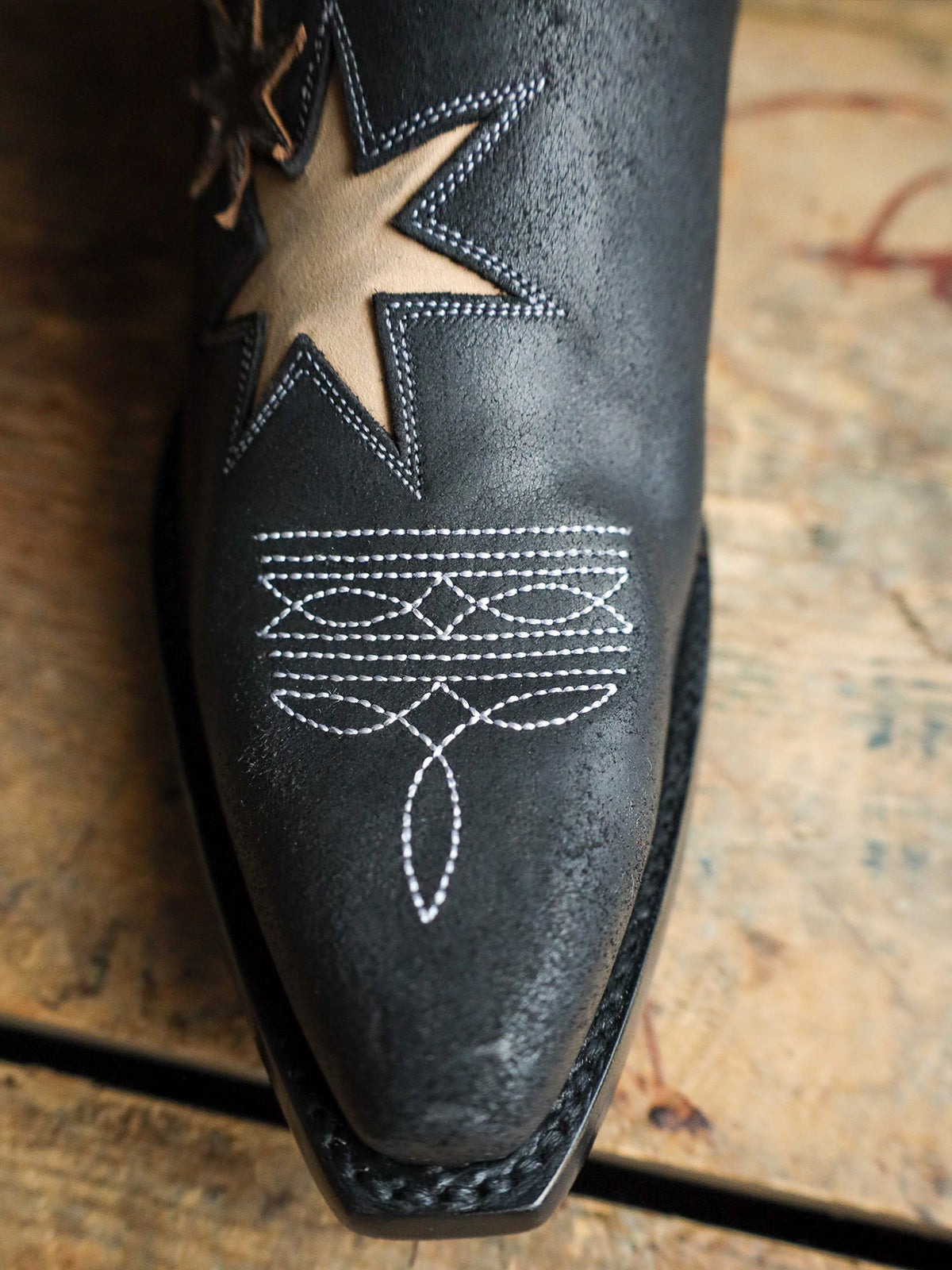 Black Snip-Toe Stars Inlay Horseshoe Applique Half-Zip Mid Calf Cowgirl Boots