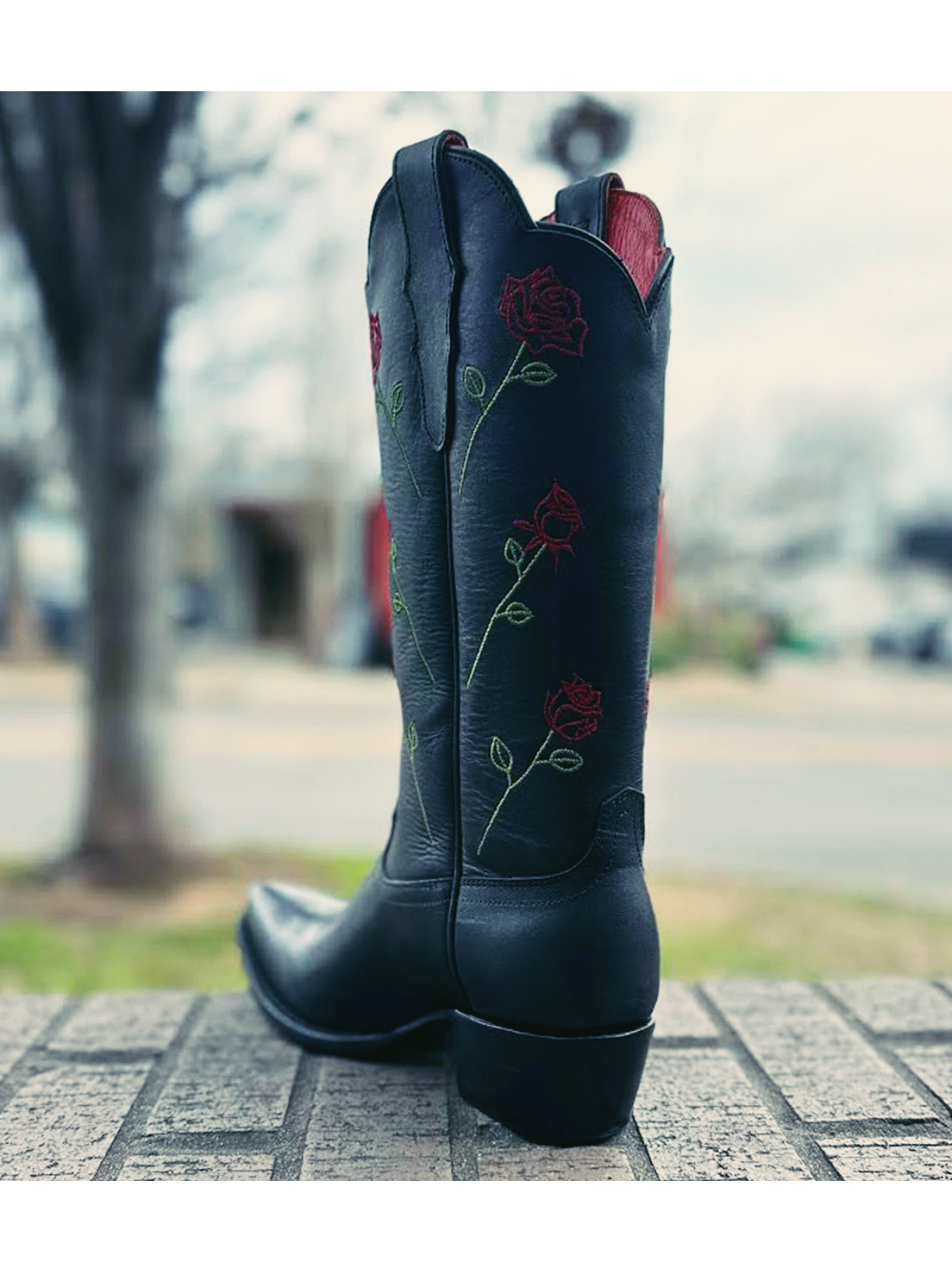 Black Snip-Toe Mid Calf Western Cowgirl Boots With Red Rose Embroidery