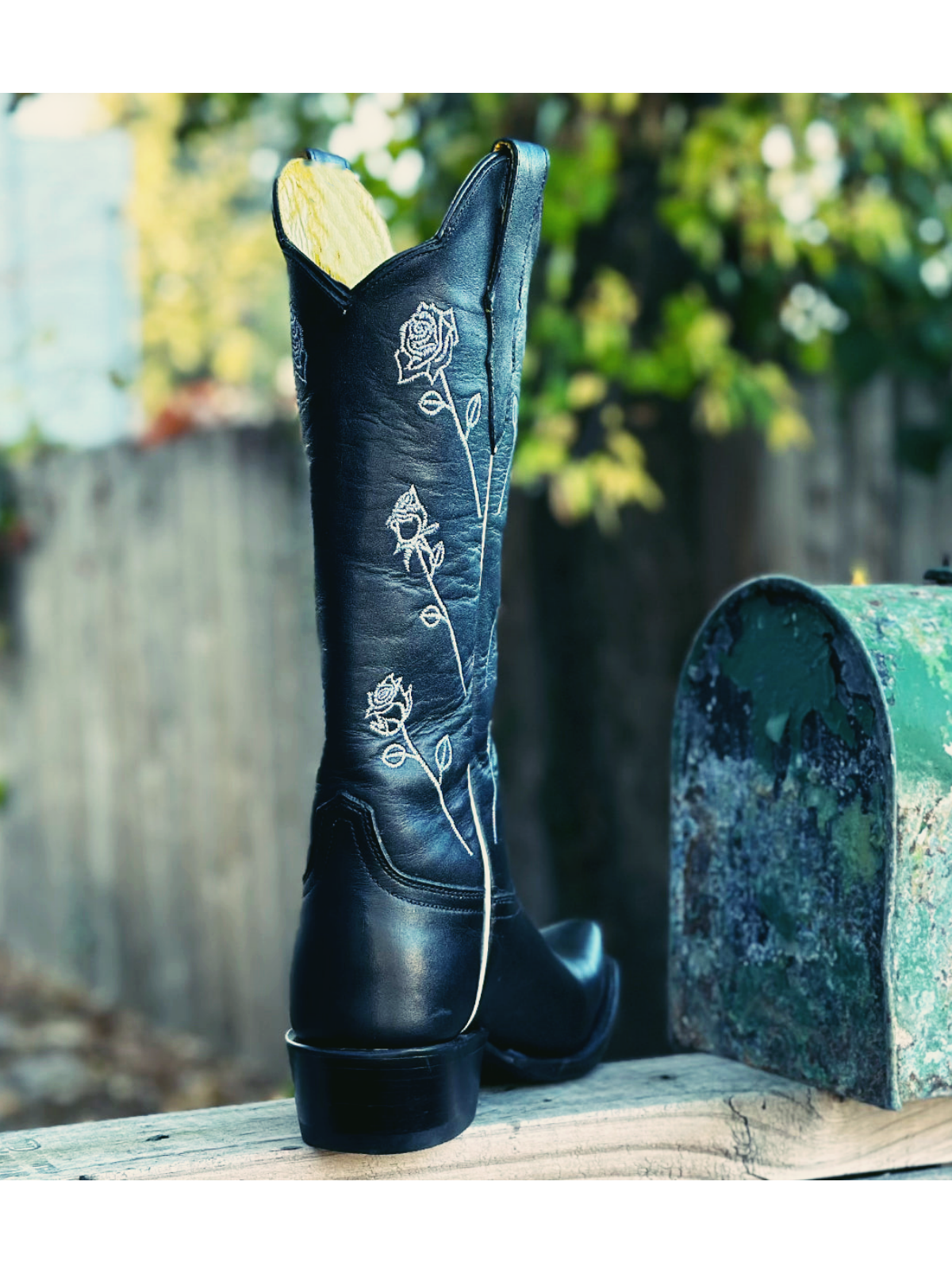 Black Snip-Toe Wide Mid Calf Western Cowgirl Boots With White Rose Embroidery