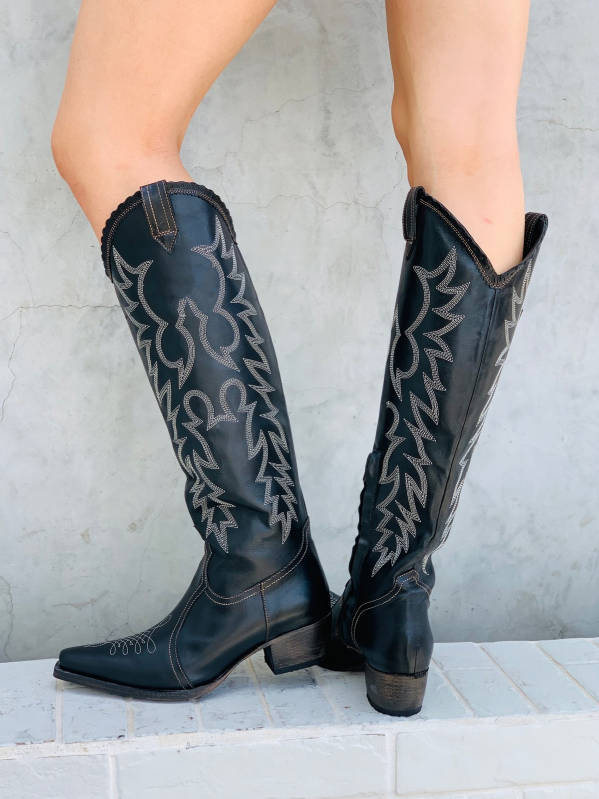 Snip-Toe Classic Embroidery Half-Zip Knee High Tall Cowgirl Boots - Black