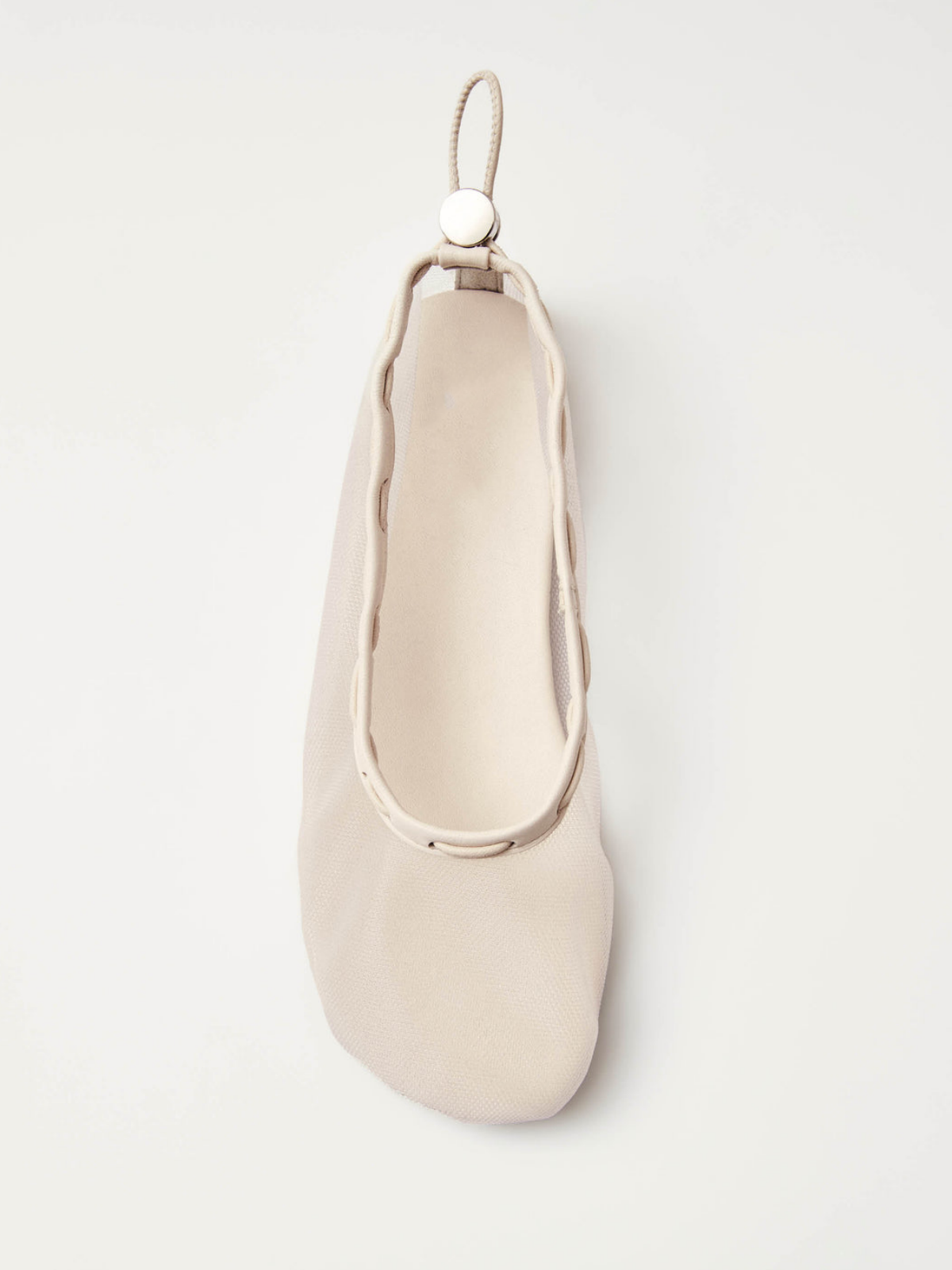 Drawstring Round-Toe Ballet Flats In White Mesh