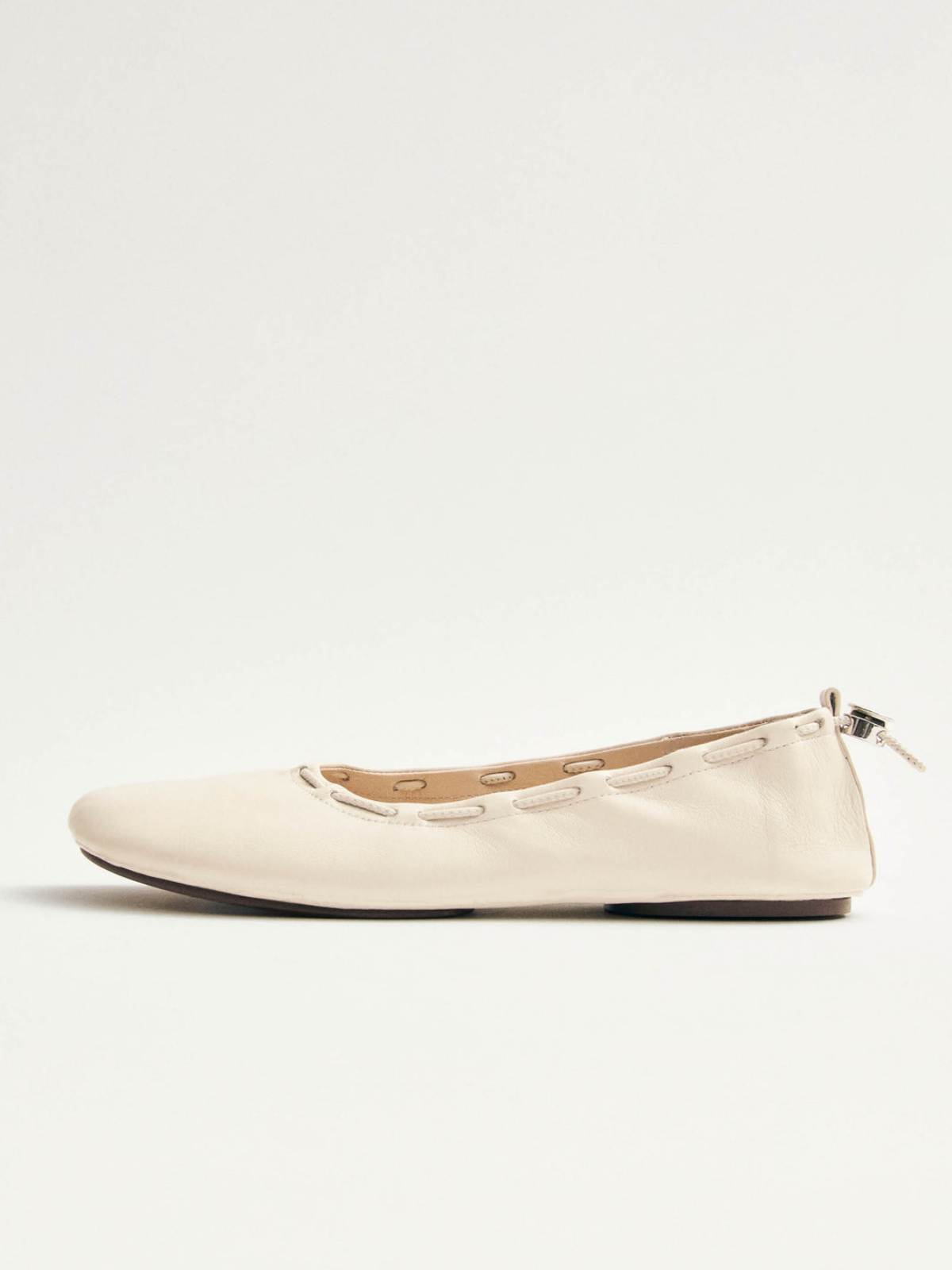 Drawstring Round-Toe Ballet Flats In Cream Vegan Leather