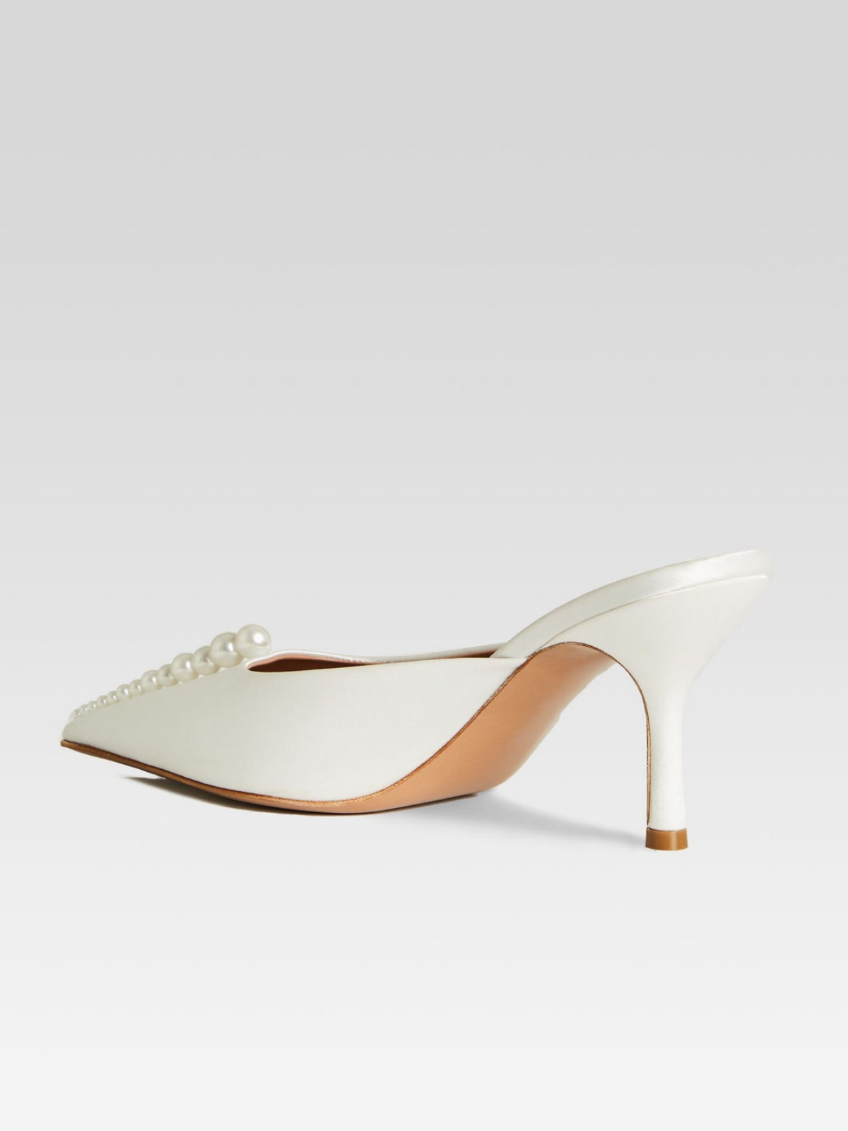 White Colth Pointed-Toe Pearl High Heels