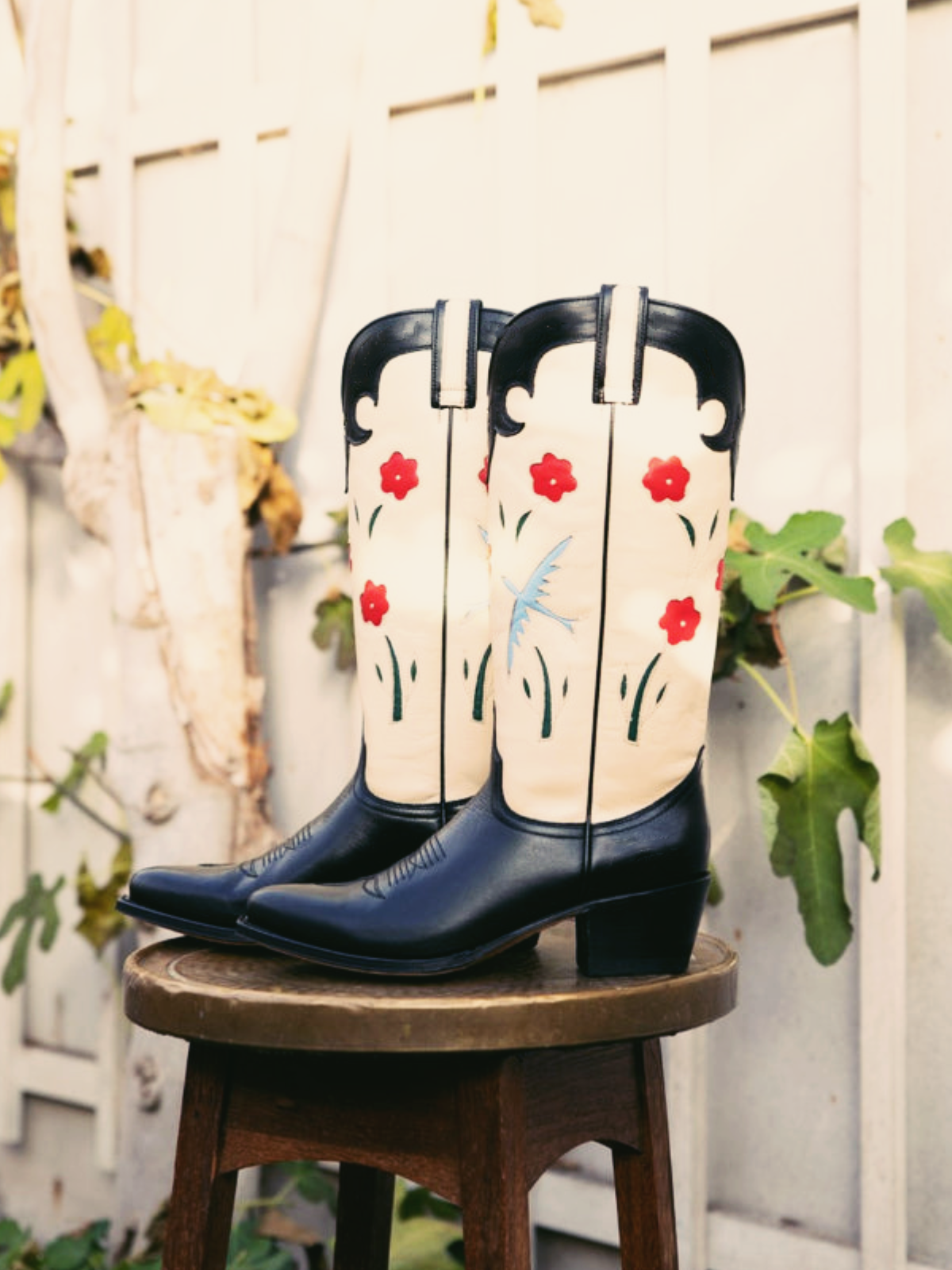 Contrast Black And Ivory Pointed-Toe Wide Mid Calf Cowgirl Tall Boots With Flower Inlay