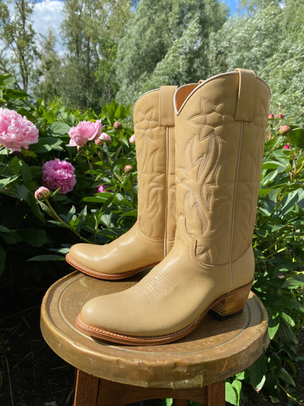 Tan Round-Toe Padded Floral Embroidery Wide Mid Calf Cowgirl Boots