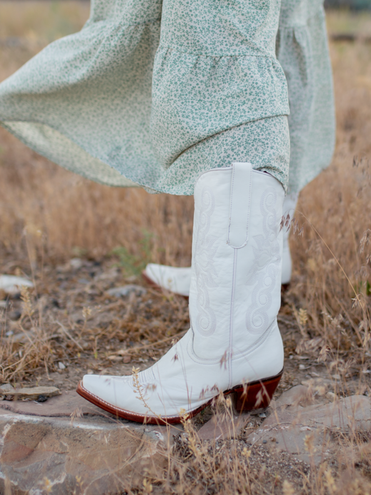 White Snip-Toe Embroidery Tall Wide Mid Calf Cowboy Boots For Women