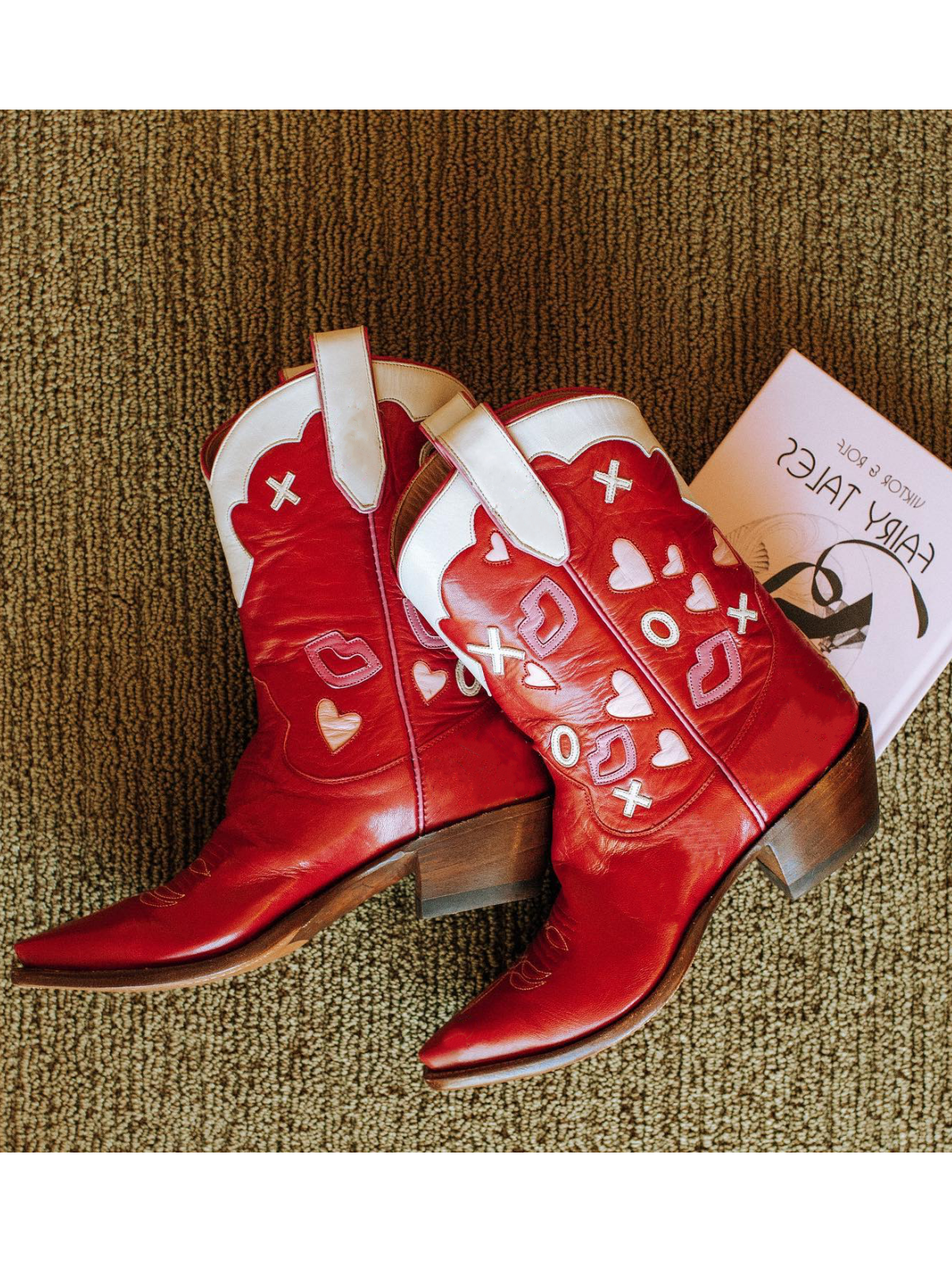 Red Snip-Toe Wide Mid Calf Cowgirl Boots With Inlays And Appliques