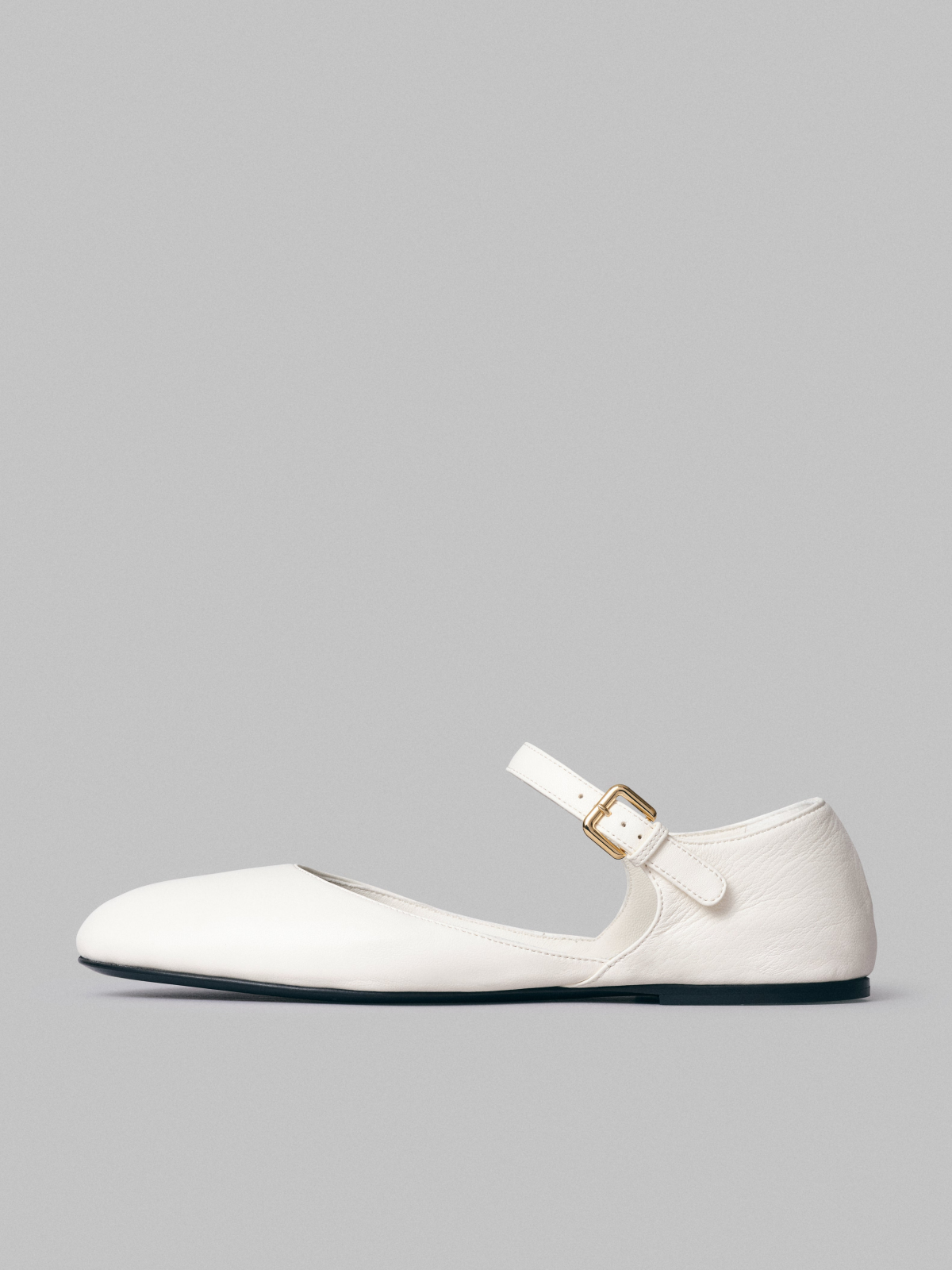 White Buckled Ankle Strap Round-Toe Flat Shoes