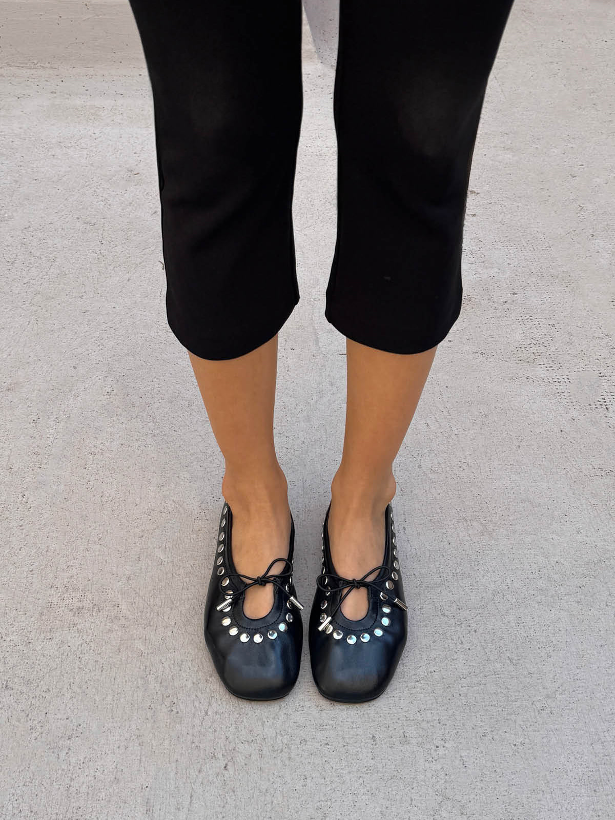 Black Square-Toe Side Studs And Front Bow Chic Ballet Flats