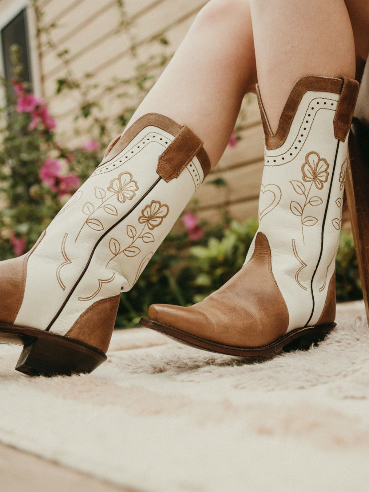 Brown Studs Snip-Toe Applique Cowgirl Wesern Mid Calf Boots