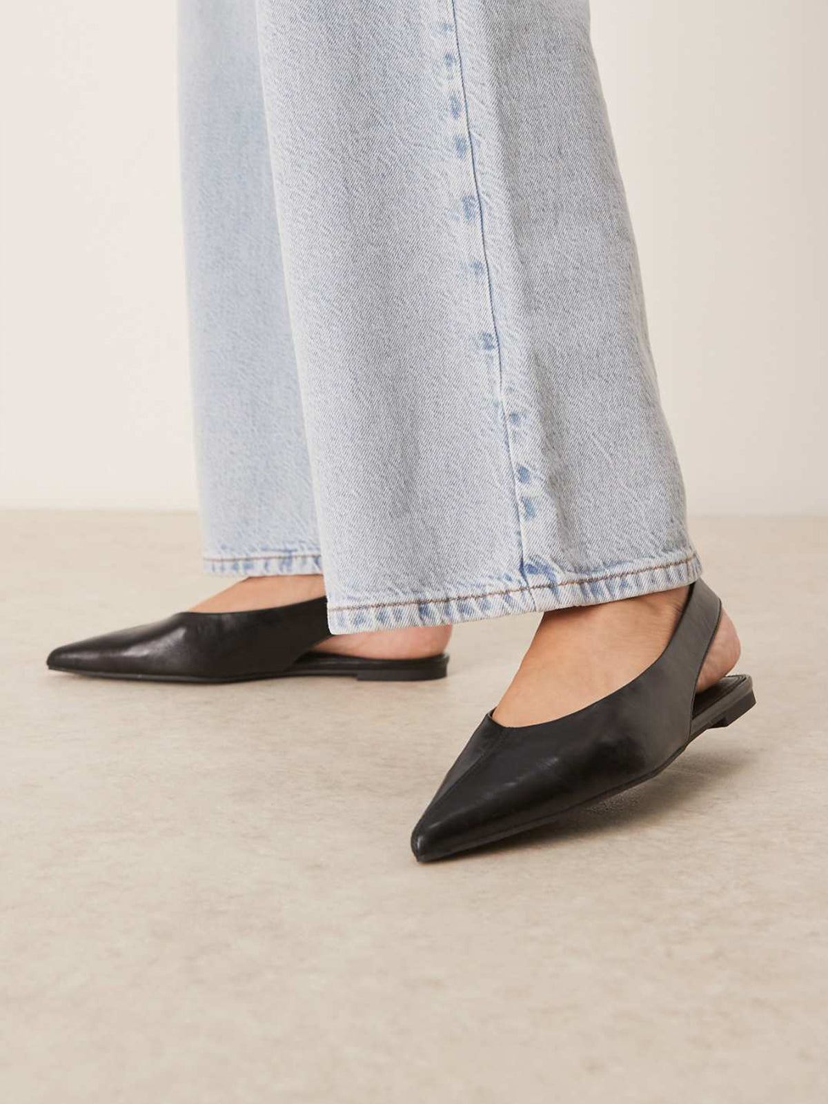 Black Pointed-Toe Elasticated Slingback Strap Flats