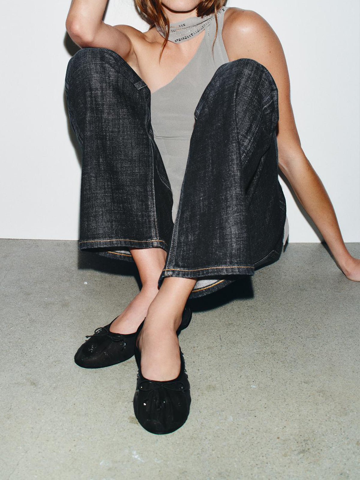 Black Mesh Round-Toe Crystals Ballet Flats With Front Bow