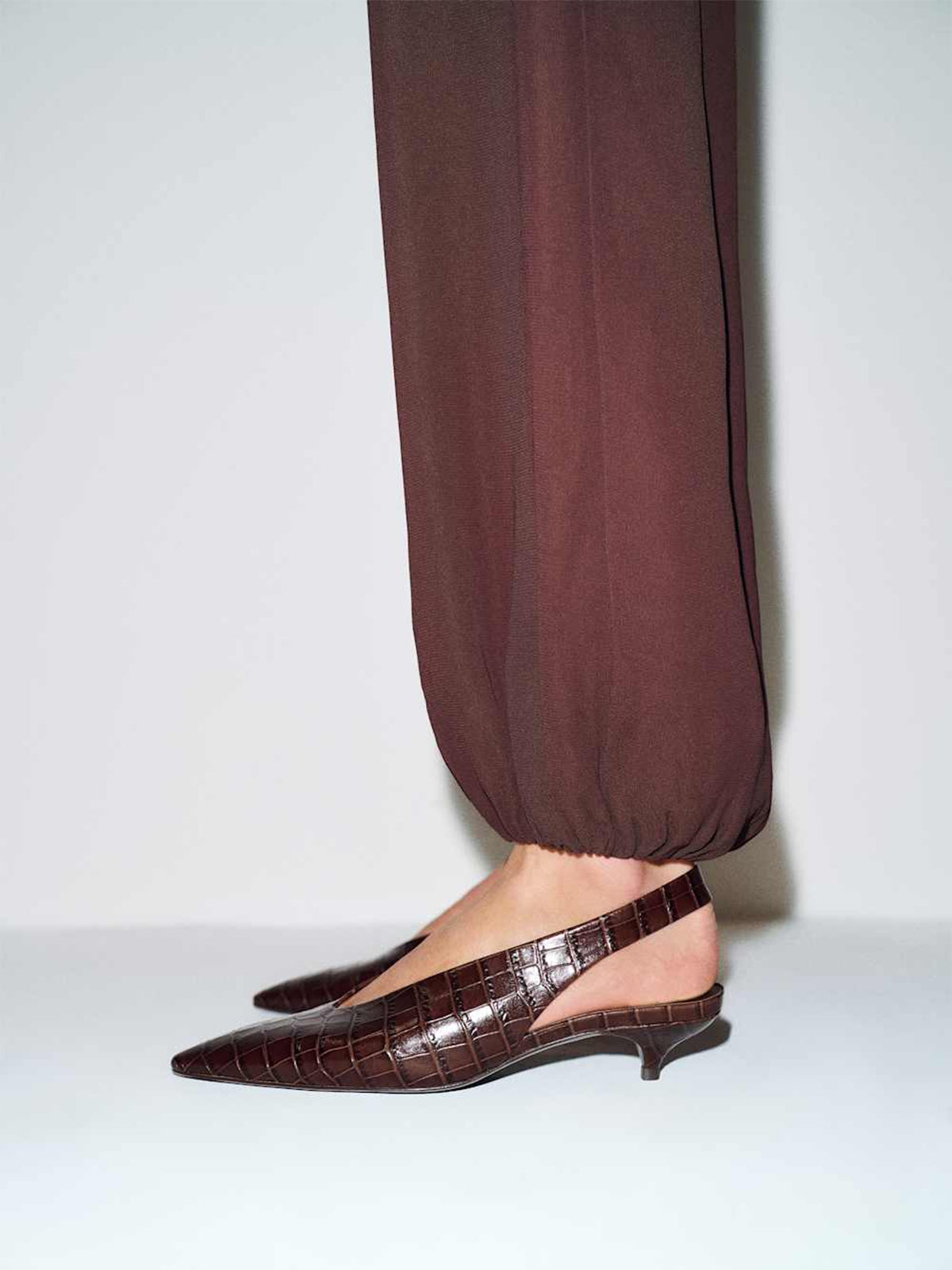 Chocolate Crocodile Pattern Pointed-Toe Slingback Simple Kitten Heels