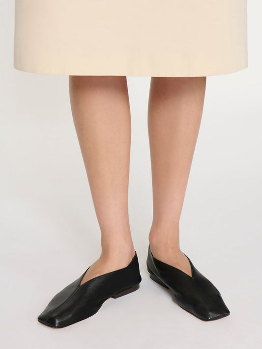 Black Square-Toe V-Cut Vamp Simple Flats