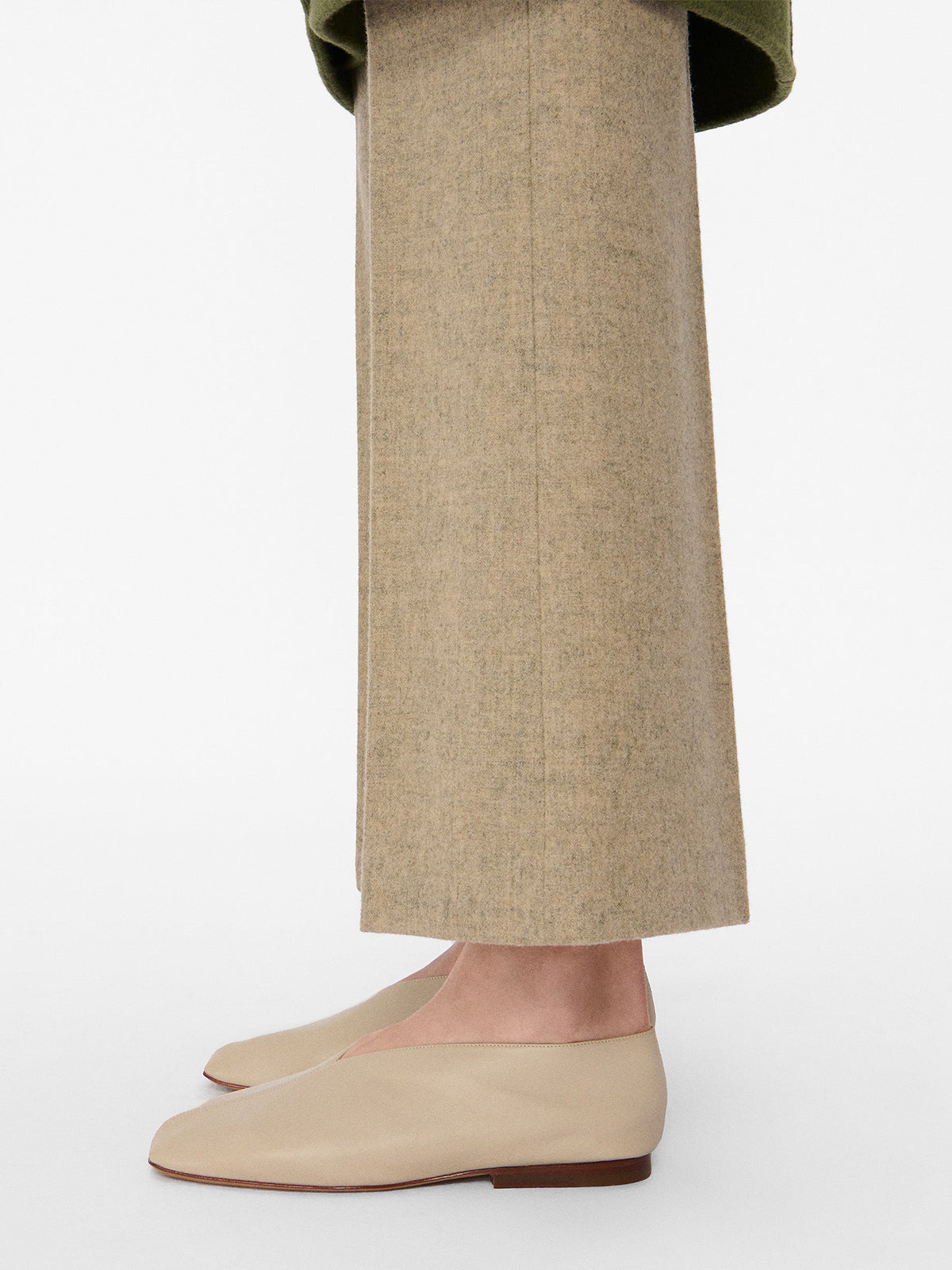 Bone Square-Toe V-Cut Vamp Simple Flats