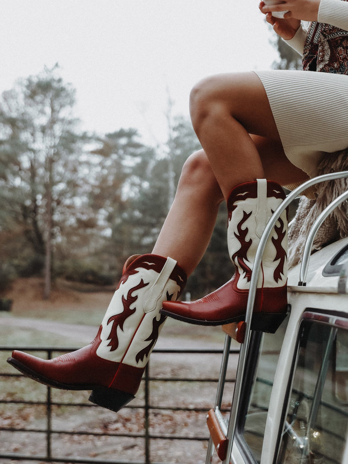 Western Embroidery Snip-Toe Mid Calf Cowgirl Boots In Red And Cream