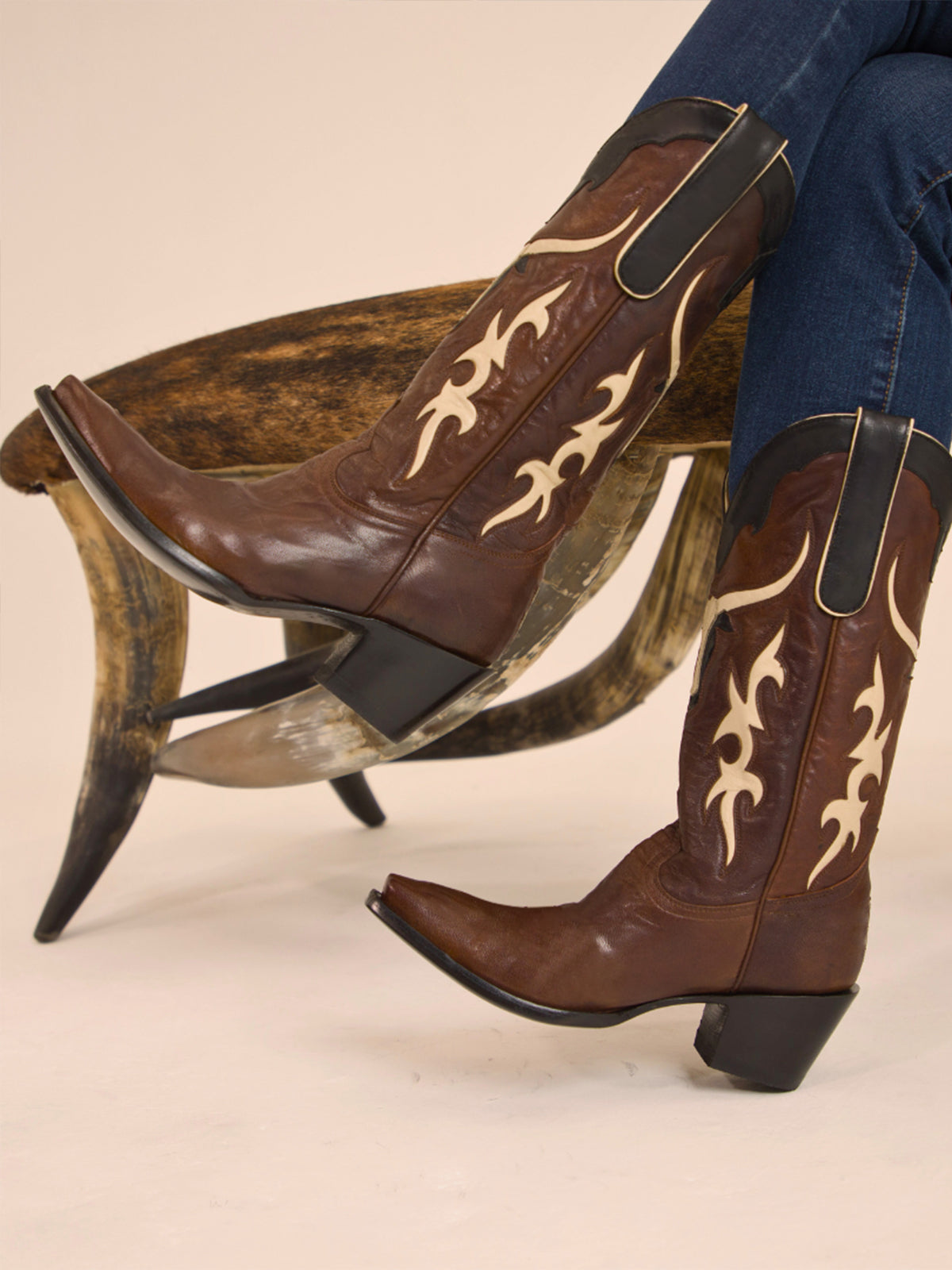 Brown Snip-Toe Tauren Inlay Mid Calf Cowgirl Boots