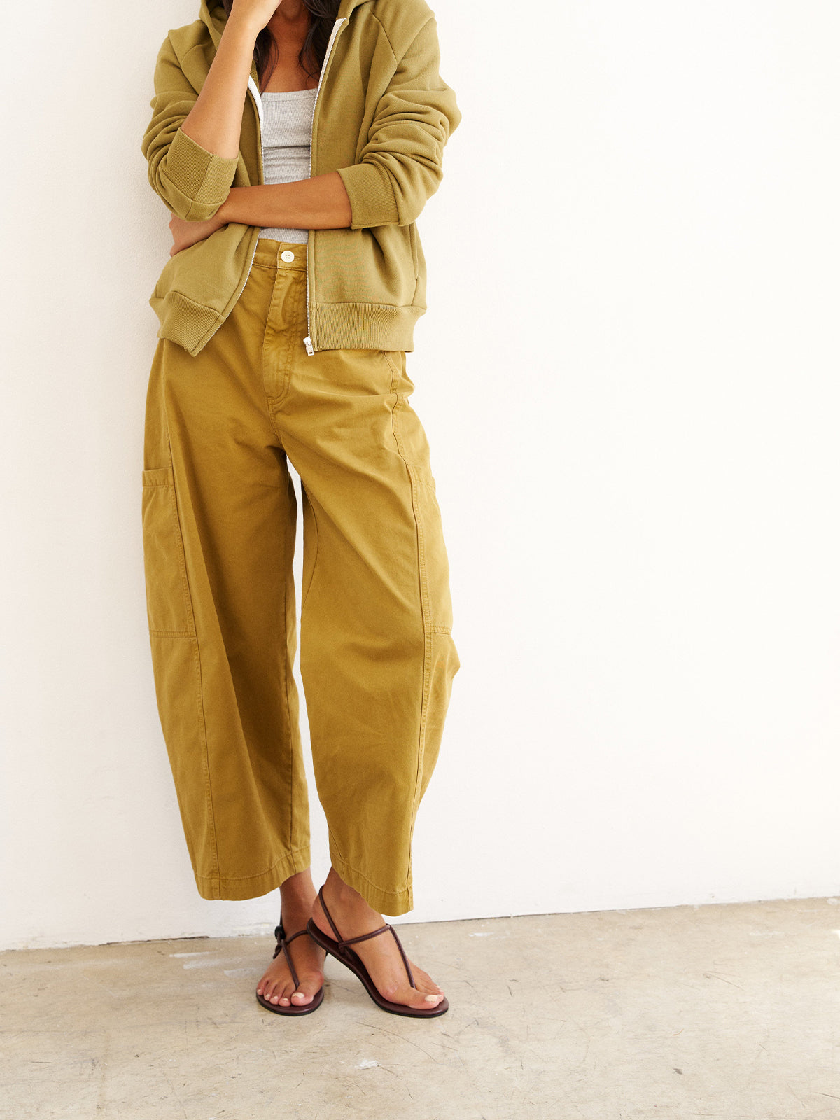 Amaranth Round-Toe Flip-Flops String Detail Slip-On Flats