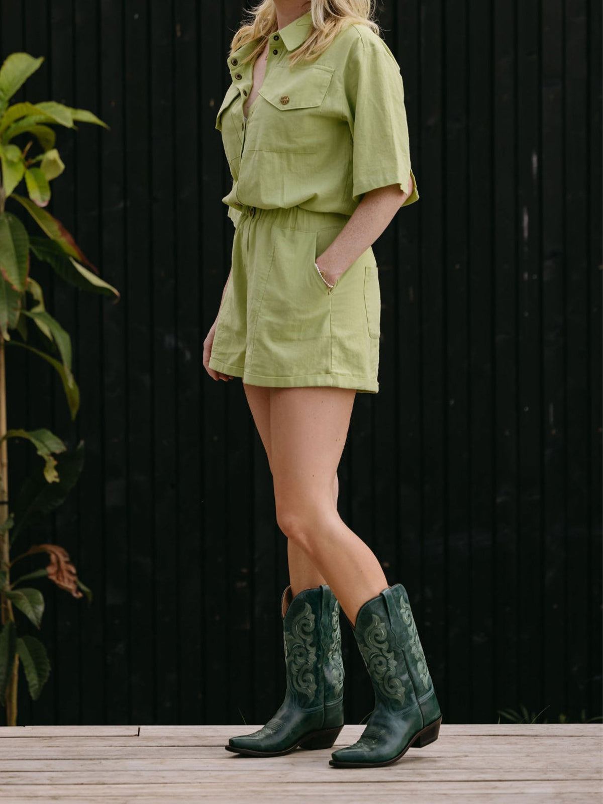 Green Snip-Toe Exquisite Embroidery Cowgirl Mid Calf Western Boots