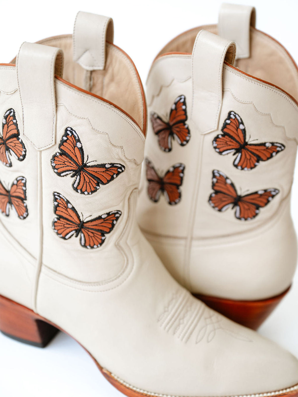 Bone Round-Toe Butterfly Embroidery Ankle Chic Cowgirl Boots