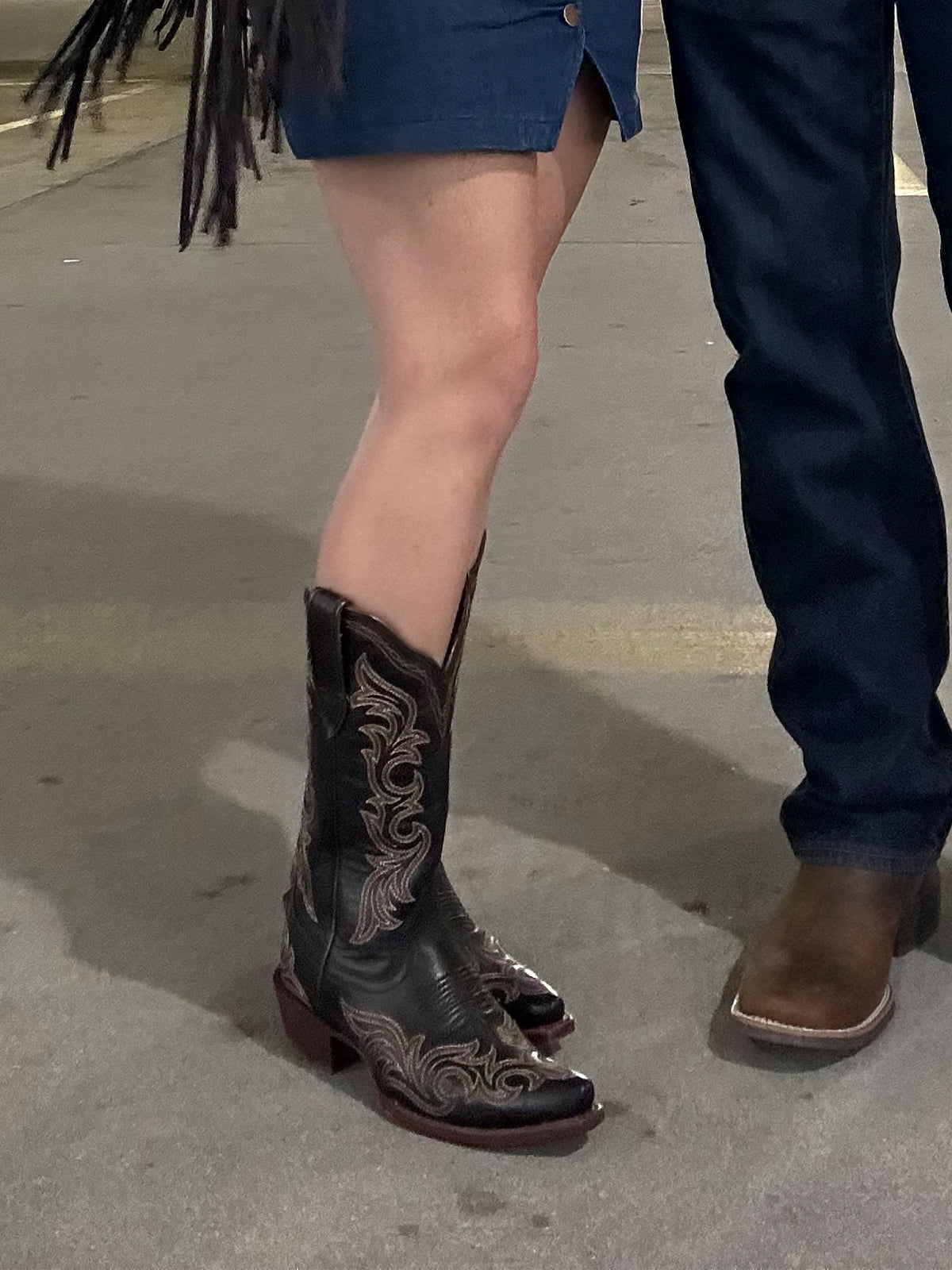 Black Snip-Toe Western Embroidery Mid Calf Cowgirl Boots For Women