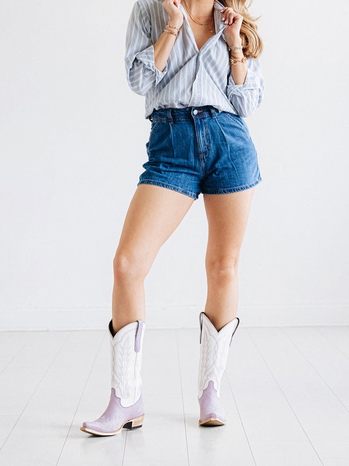 Contrast White And Lavender Snip-Toe Chic Embroidery Mid Calf Cowgirl Boots
