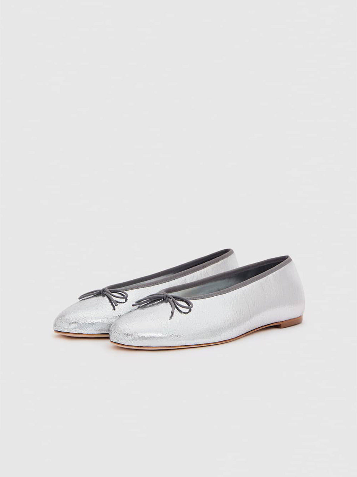 Metallic Silver Round-Toe Slip-On Front Classic Bow Ballet Flats