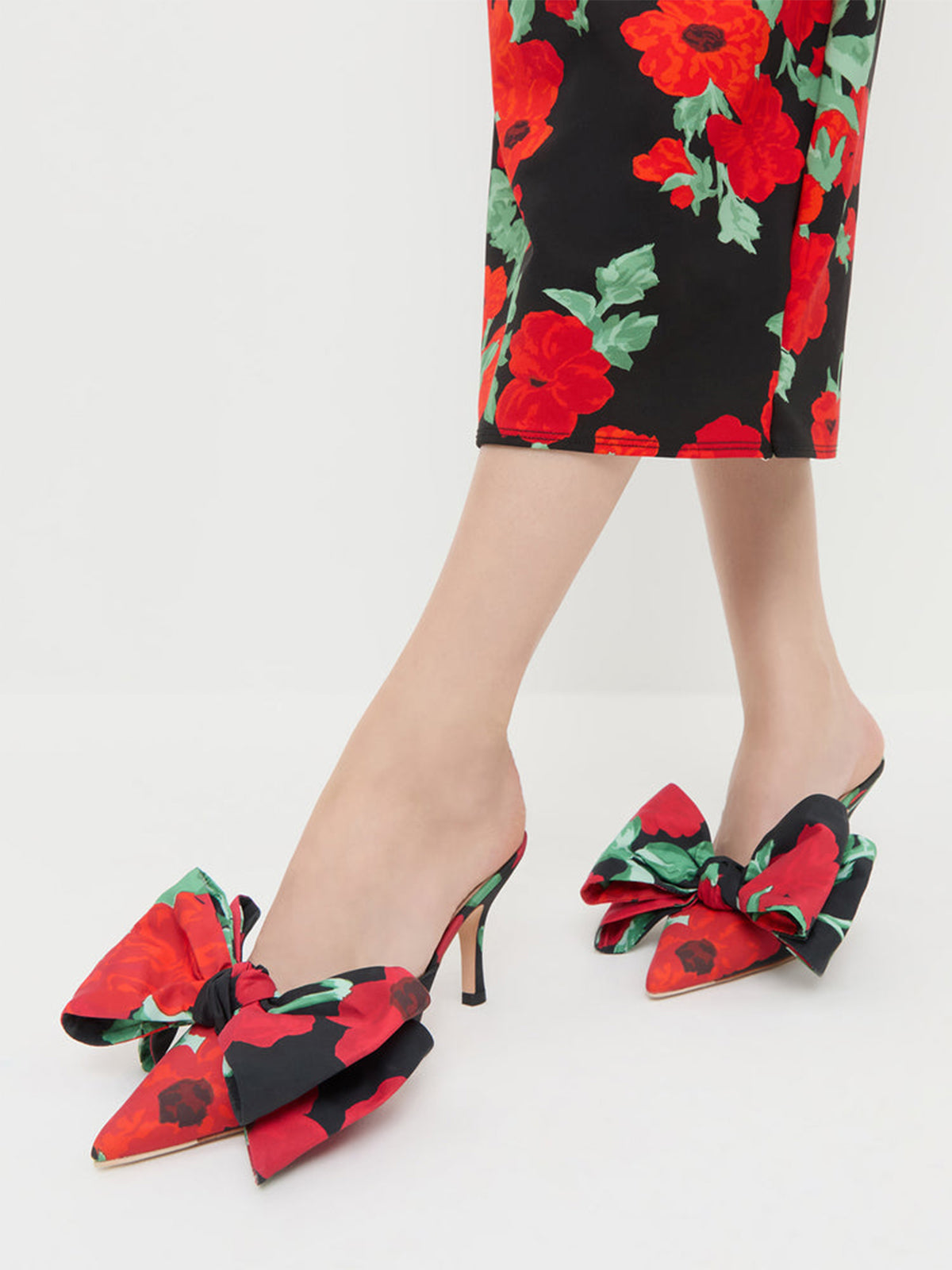 Contrast Tri-Color Flower Figured Cloth Pointed-Toe Front Big Bow Backless High Heels