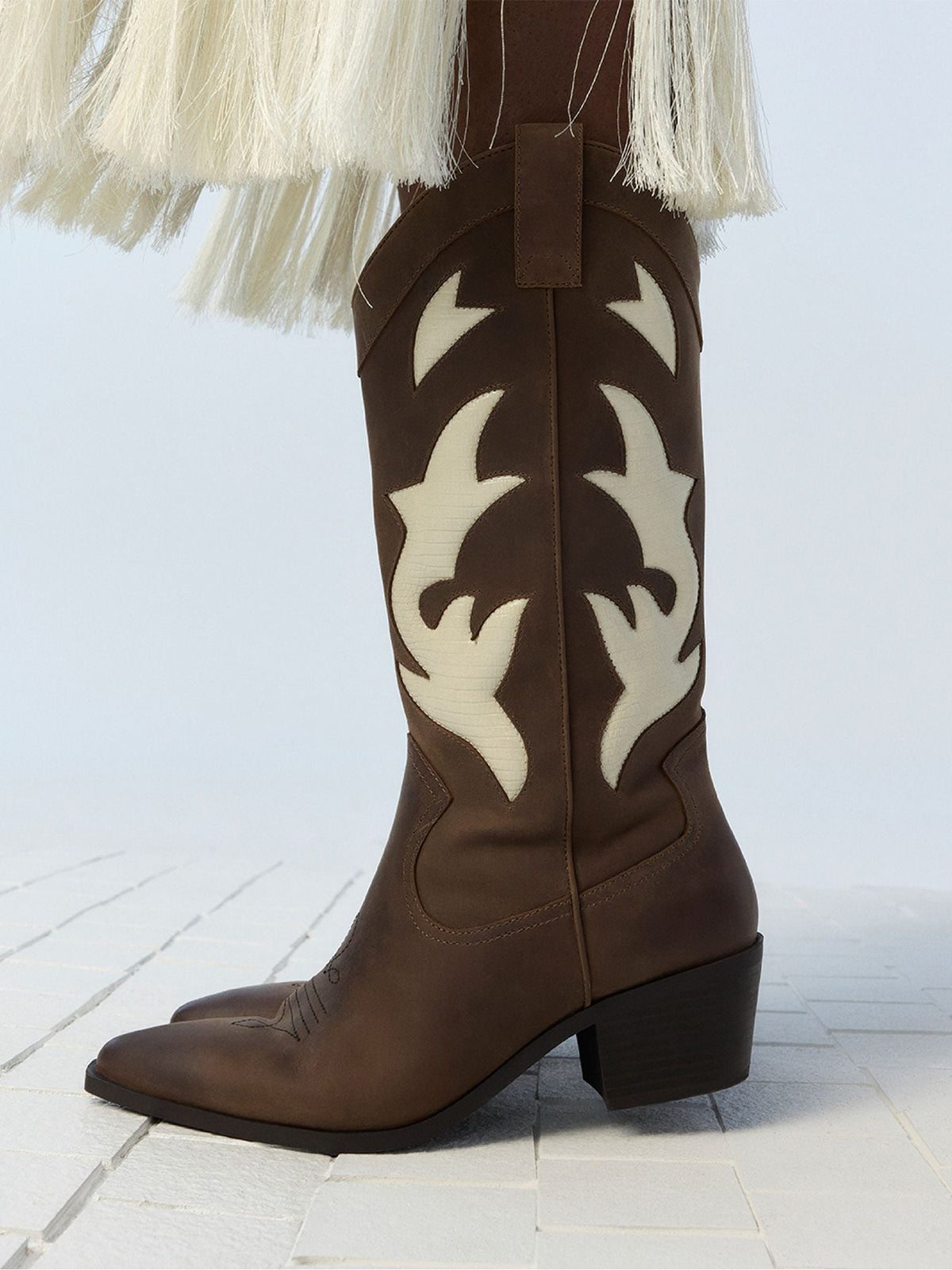 Brown Pointed-Toe Padded Inlay Full-Zip Mid Calf Cowgirl Boots
