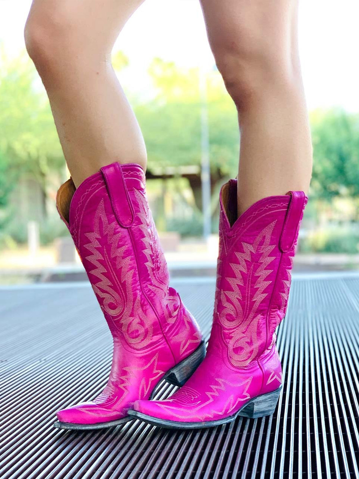 Chic Embroidery Snip-Toe Classic Mid Calf Cowgirl Boots - Pink
