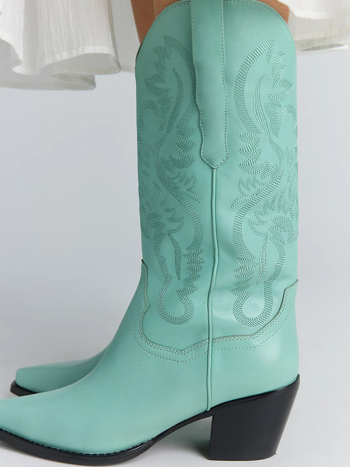 Snip-Toe Chic Western Embroidery Sleek Mid Calf Cowgirl Boots - Turquoise