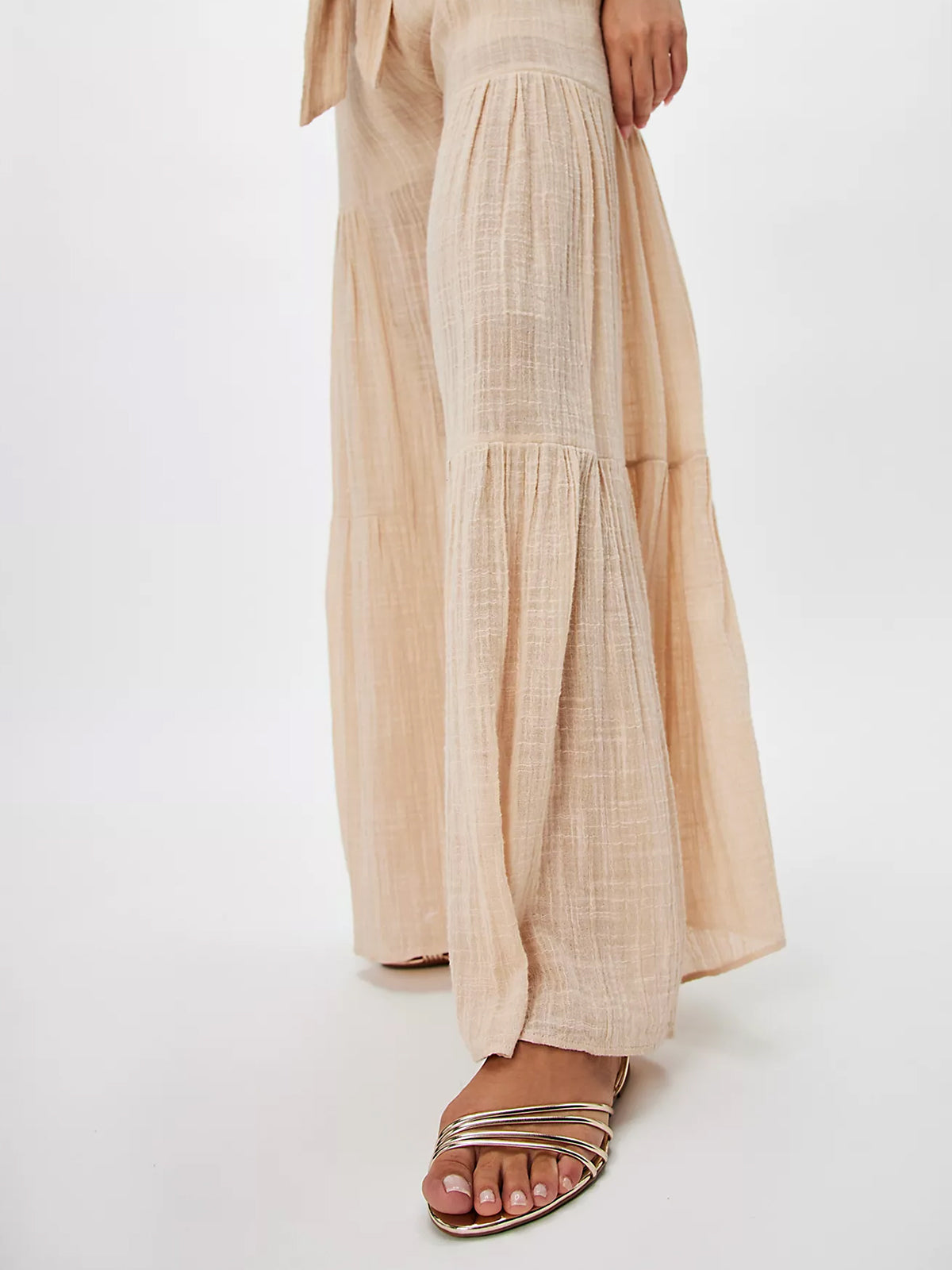 Metallic Platina Round-Toe Thin Strappy Sandals