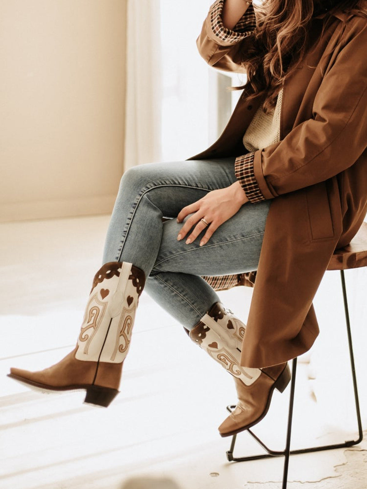 Brown Snip-Toe Applique Cowgirl Wesern Mid Calf Boots