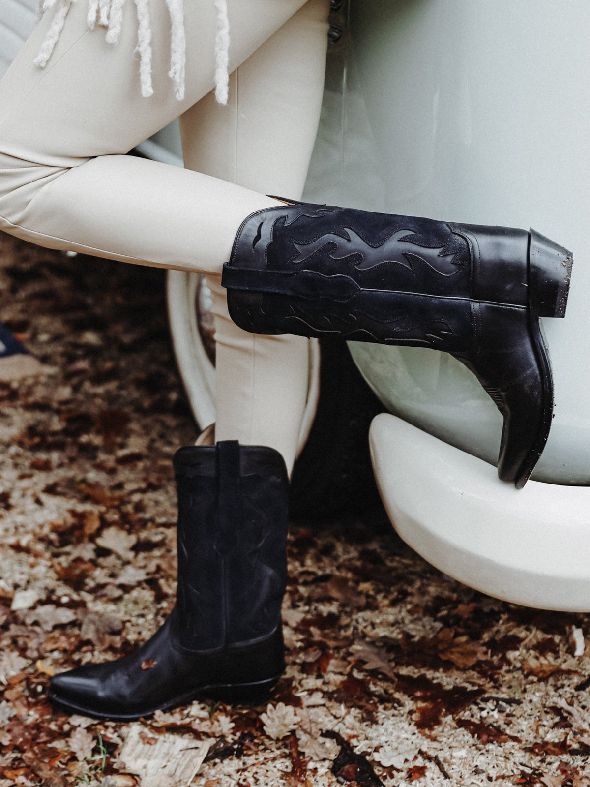 Black Faux Suede Western Embroidery Snip-Toe Mid Calf Cowgirl Boots