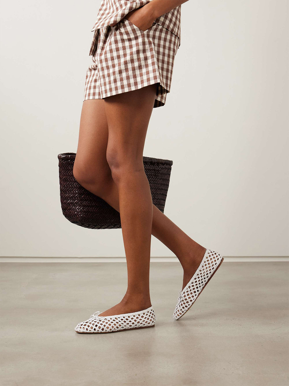 Woven Round-Toe Ballet Flats With Bow - White