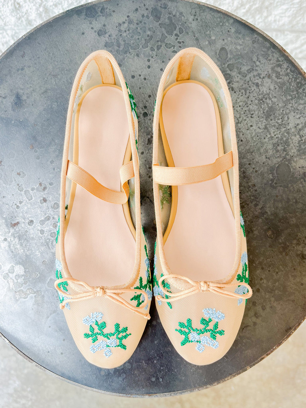 Caramel Mesh Round-Toe Flowers Embroidery Front Bow And Mary Jane Ballet Flats