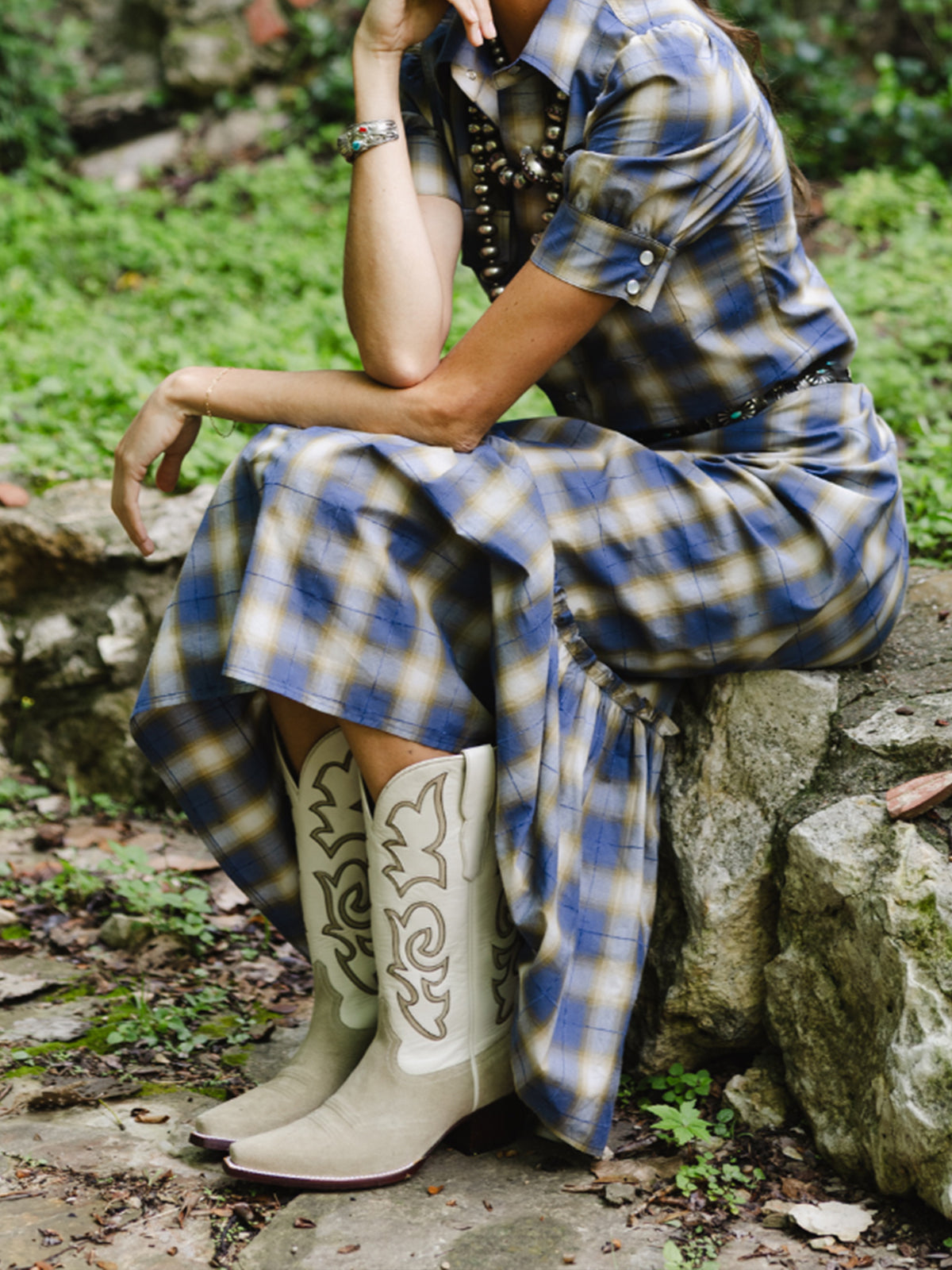 Bone Snip-Toe Stylish Inlay Classic Mid Calf Cowgirl Boots