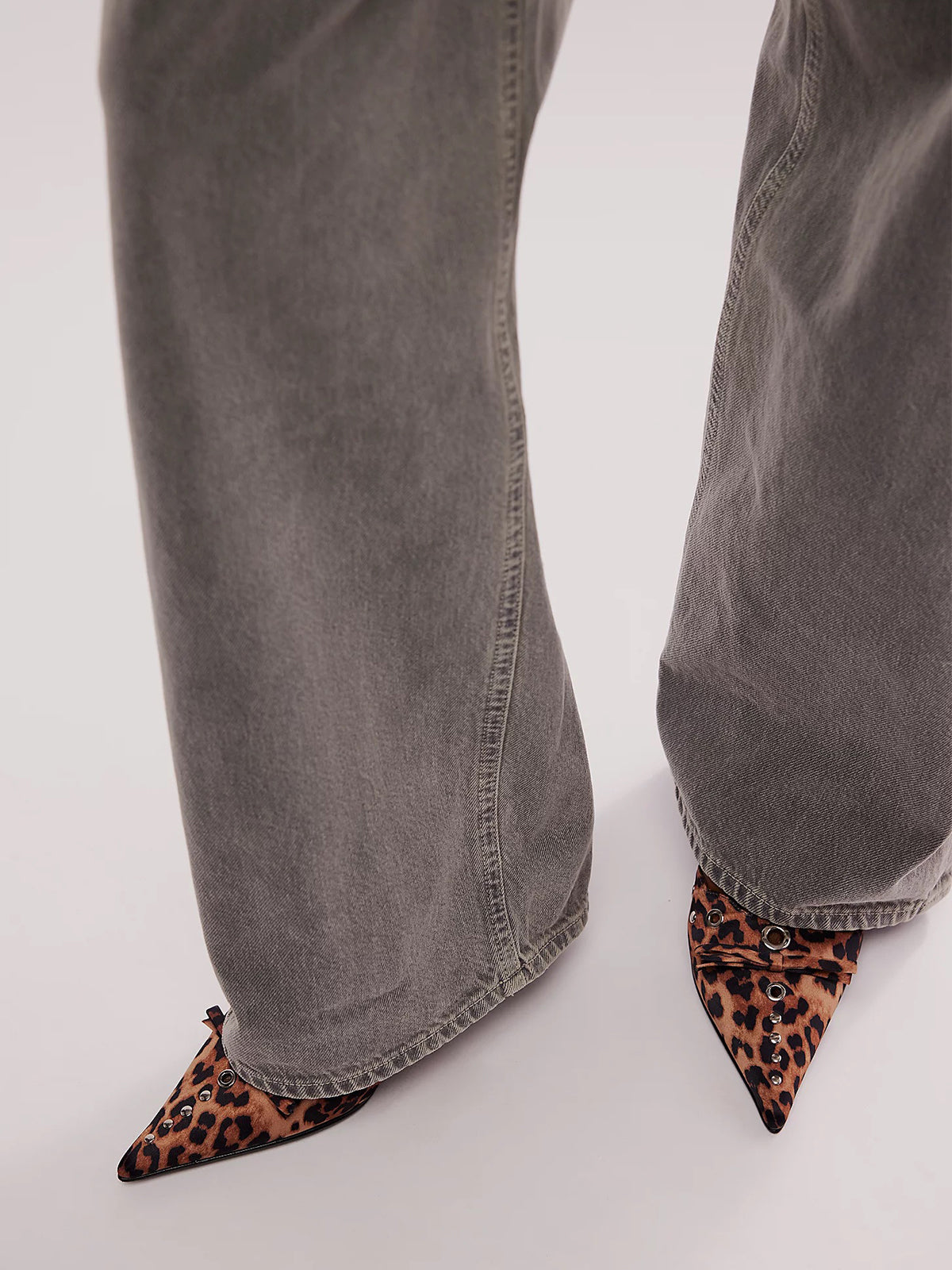 Leopard Faux Suede Pointed-Toe Front Knot And Studs And Eyelets Kitten Heels