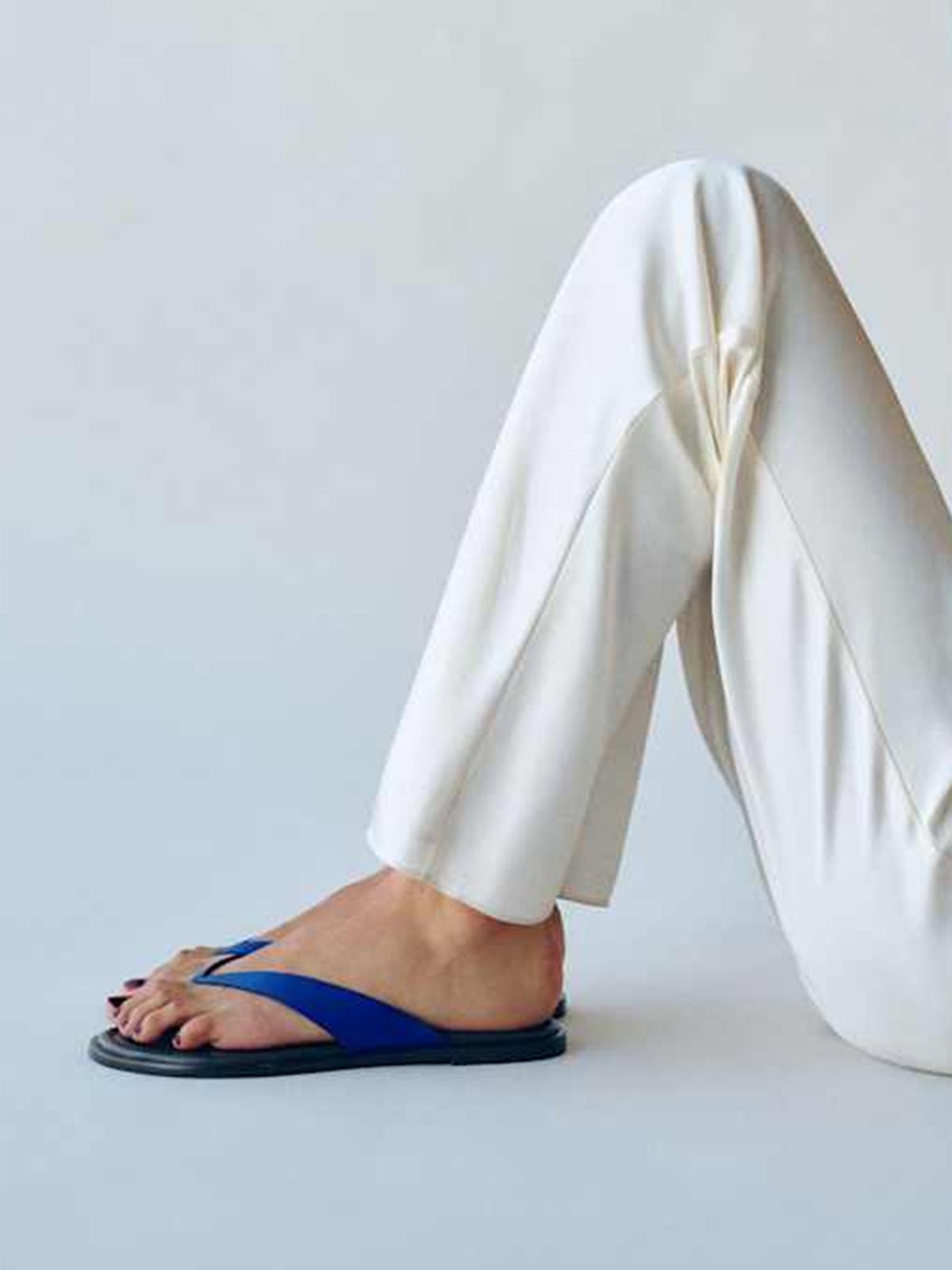 Dark Blue Round-Toe Flip-Flop Slip-On Flats Sandals