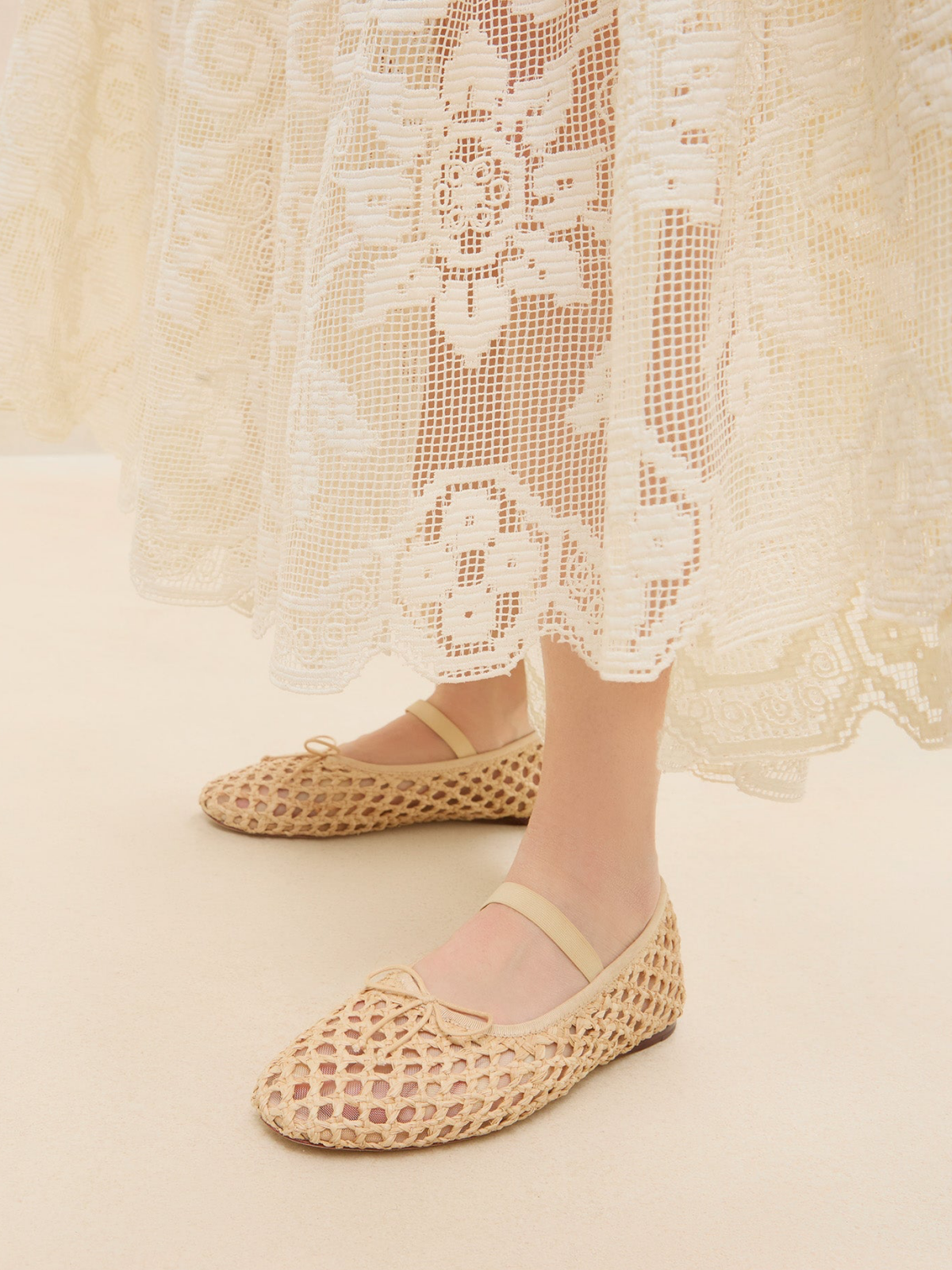 Beige Almond-Toe Straw-Woven Elastic Bridge Strap Bow Mesh Ballet Flats