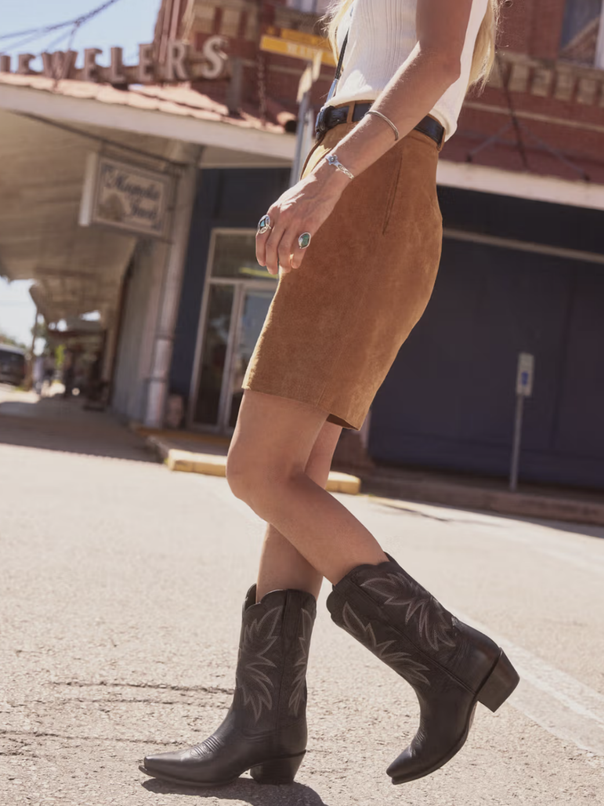 Retro Embroidery Snip-Toe Wide Mid Calf Cowgirl Boots - Black