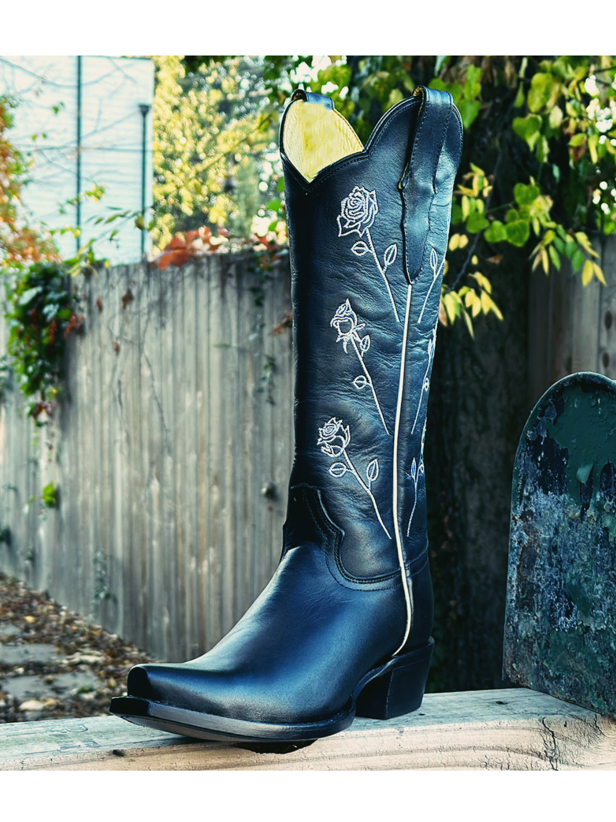 Black Snip-Toe Wide Mid Calf Western Cowgirl Boots With White Rose Embroidery